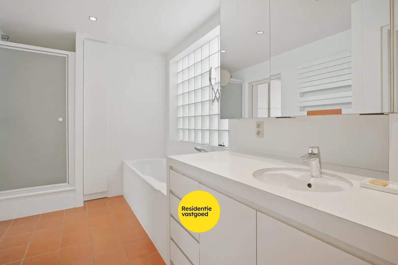 Multifunctionele woning met handelsruimte in hartje Veurne. foto 16