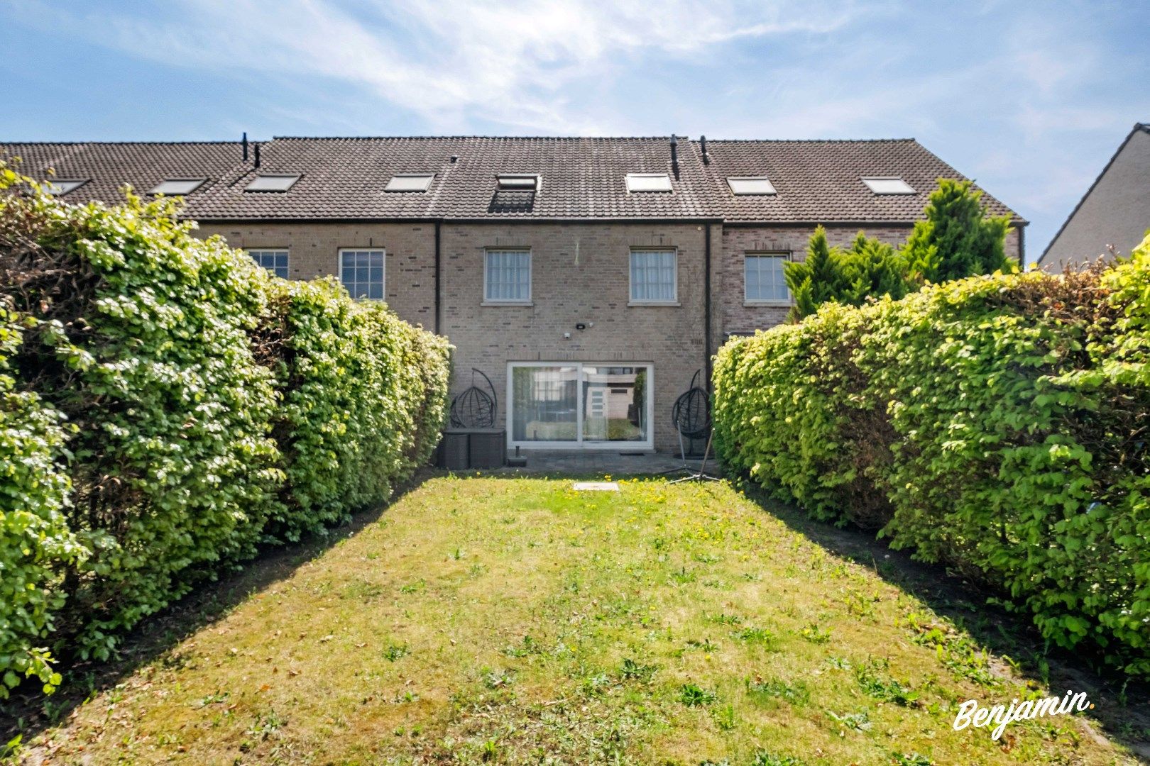 Recente, instapklare woning met 4 slaapkamers, tuin en carport in Kortrijk-centrum foto 5