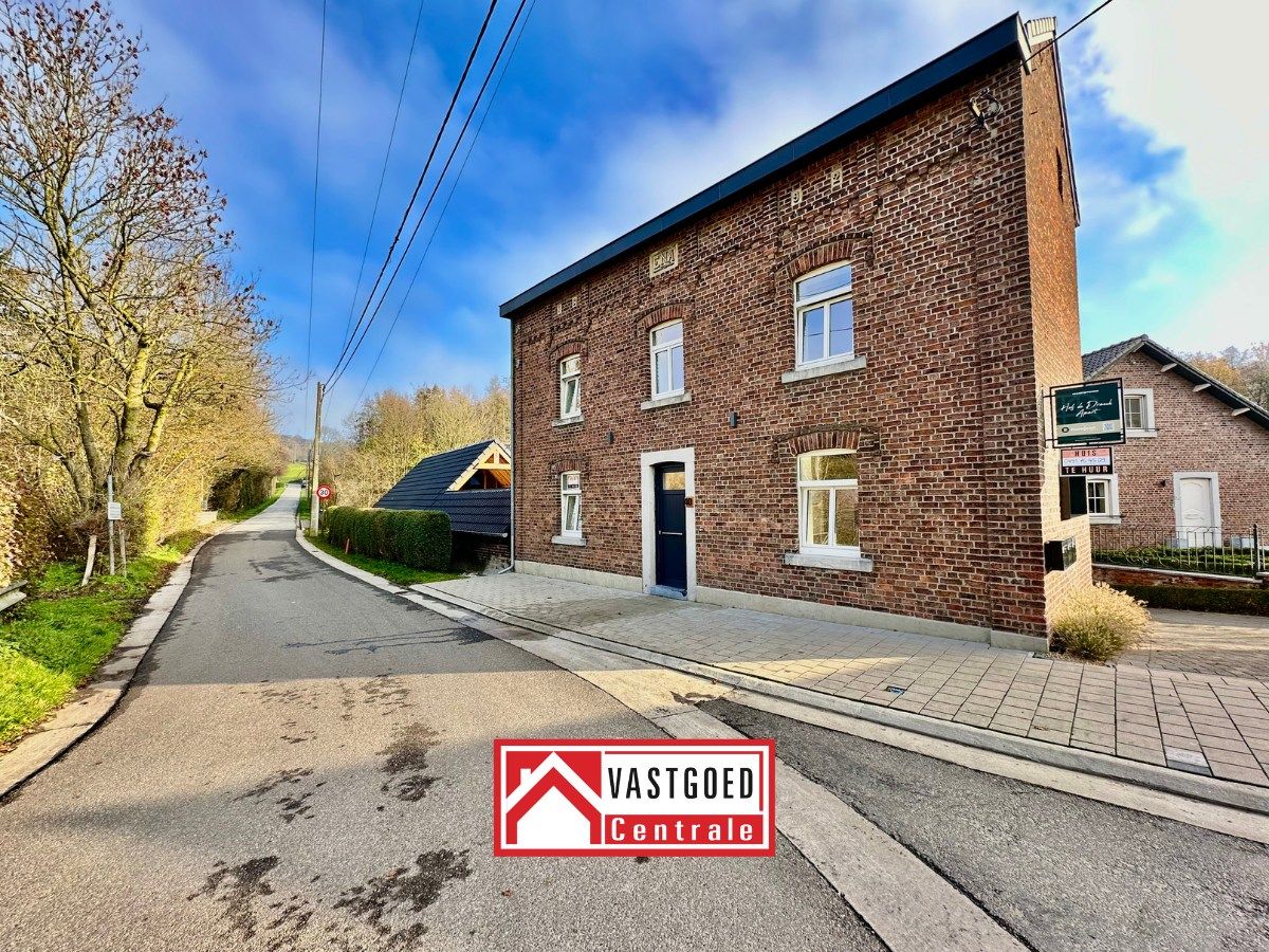 Te huur: prachtig gerenoveerde woning in Teuven (Voeren) foto {{pictureIndex}}