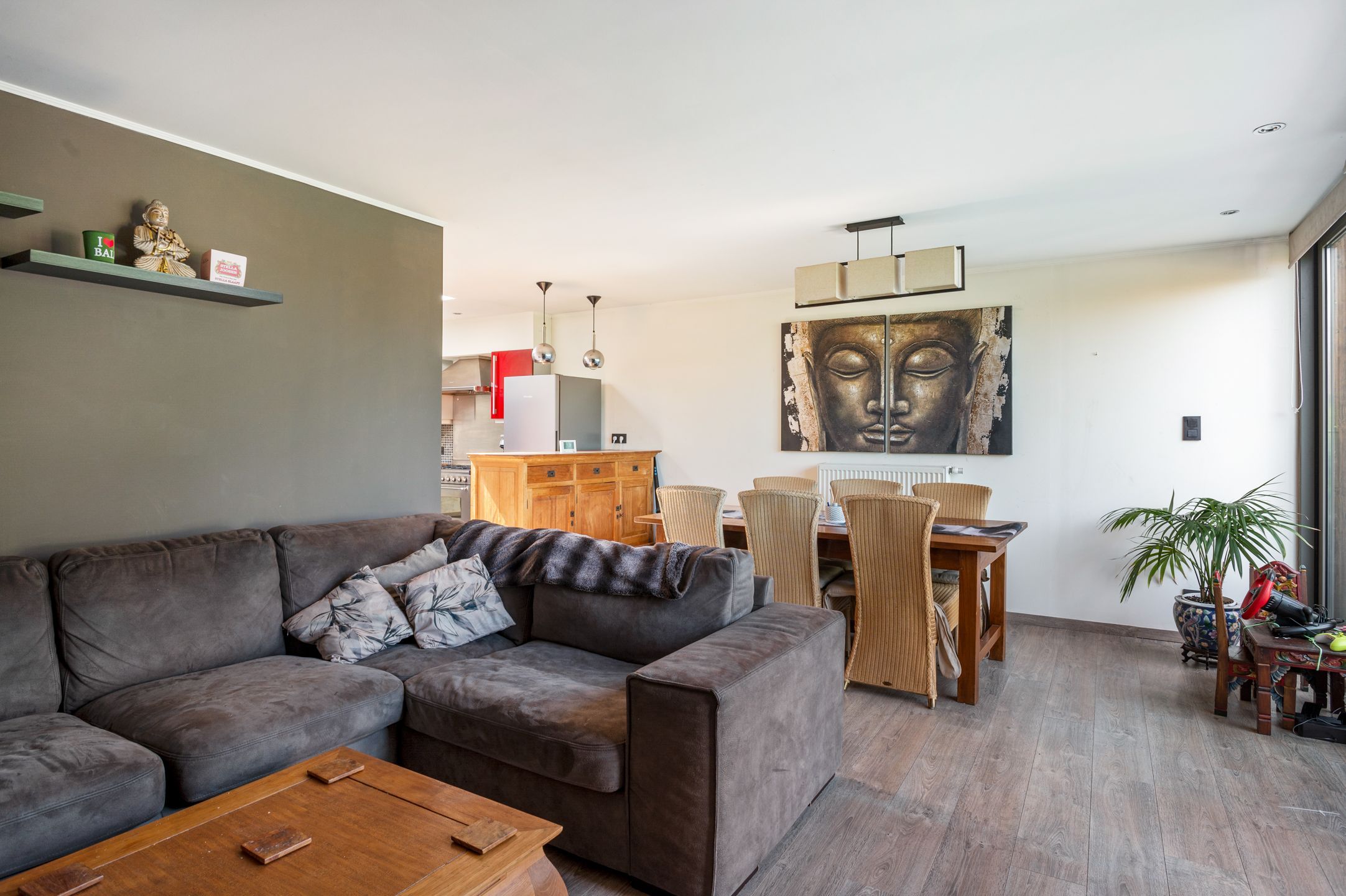 Instapklare woning met leuke tuin en grote garage nabij centrum Kapellen! foto 5