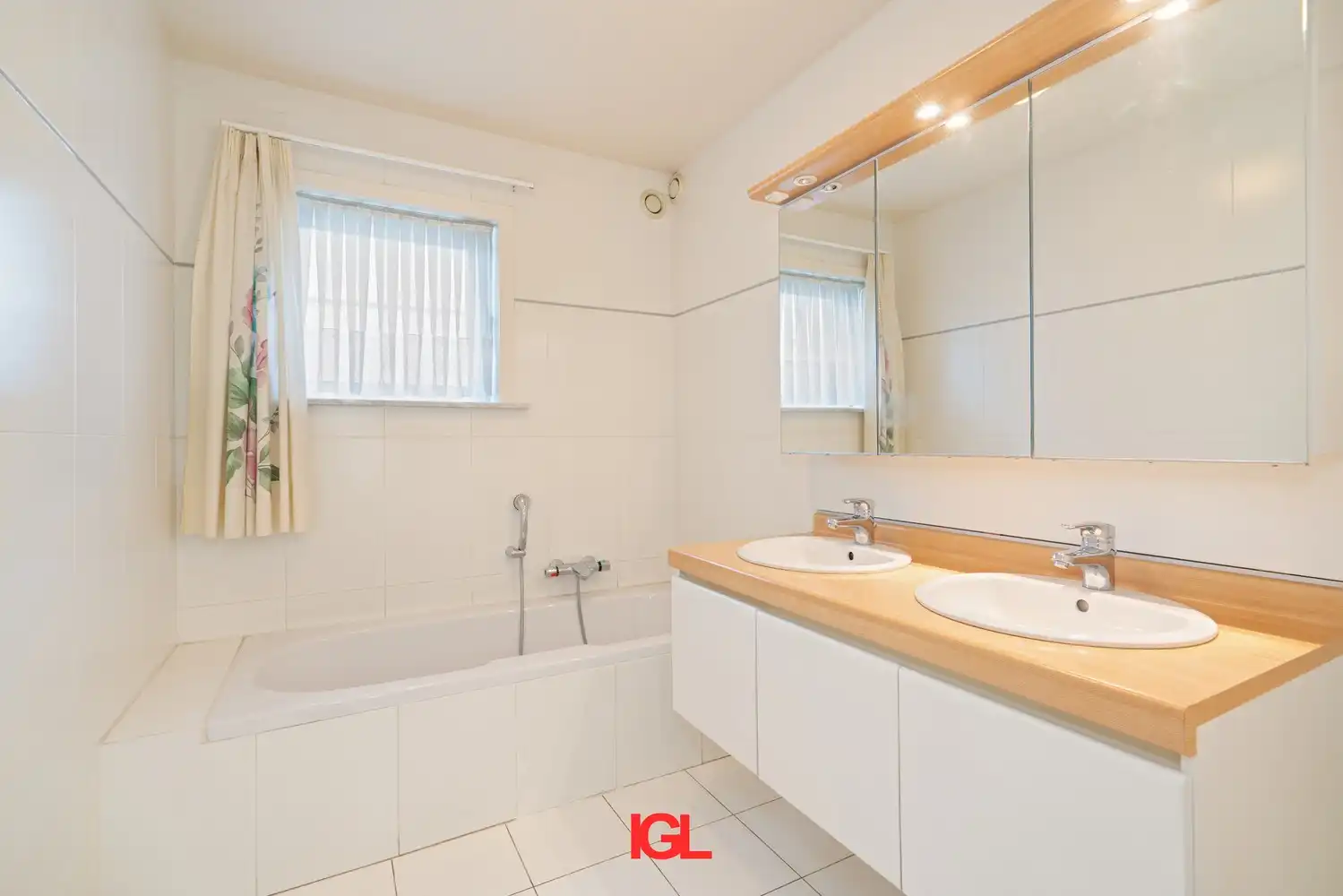 Appartement met terras en garage te koop nabij wachtvijvers centrum Sint-Pieters-Leeuw foto 13