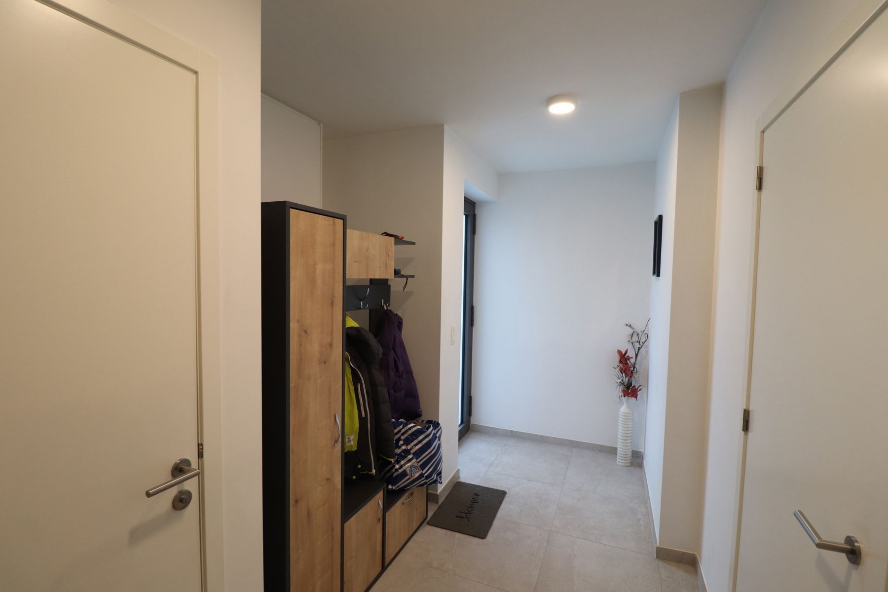 BEN-woning met 3 slaapkamers, terras met tuin, tuinberging en autostaanplaats. foto 3