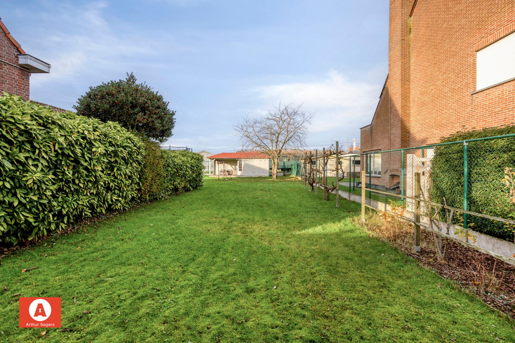 Karaktervolle open bebouwing met 5 slaapkamers en bureau foto 26