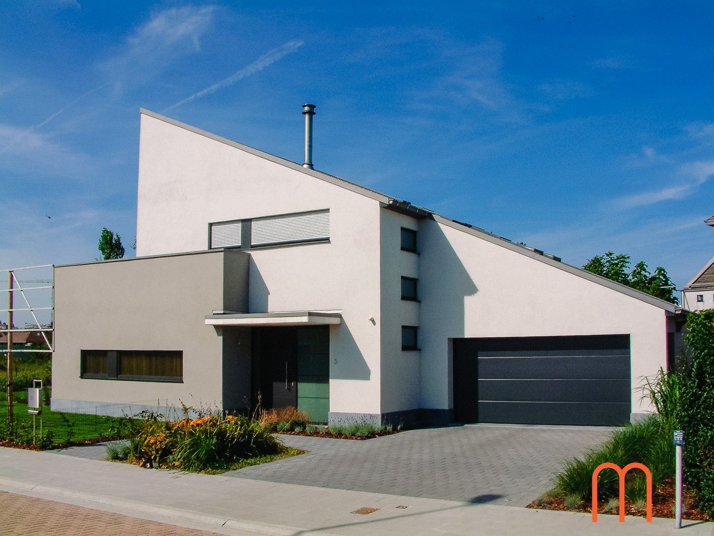 Moderne alleenstaande villa te huur in Mariakerke foto {{pictureIndex}}
