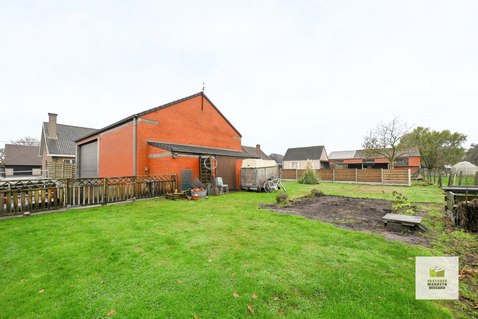 Ruime woning met 5 slaapkamers, groot bijgebouw (100m2) en landelijke vergezichten foto 19