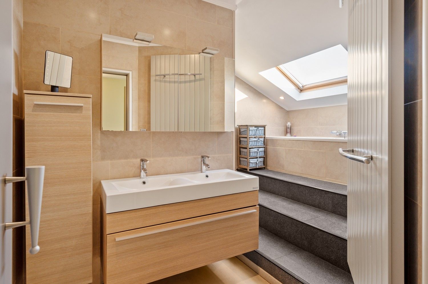 Ruime kangoeroewoning met 6 SLPKS een groot magazijn in Mortsel! foto 27