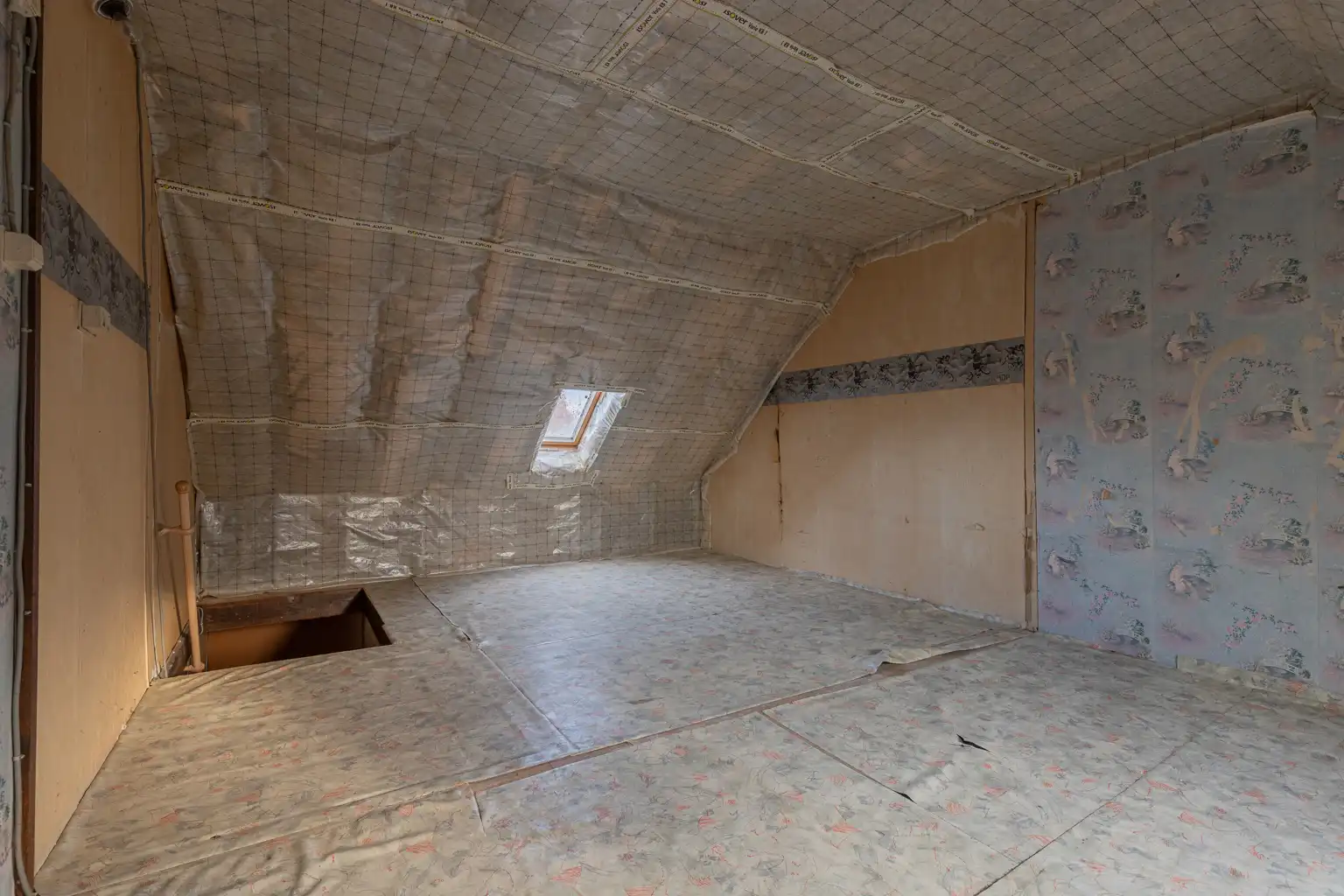 Op te frissen gezinswoning met 3 slaapkamers foto 8