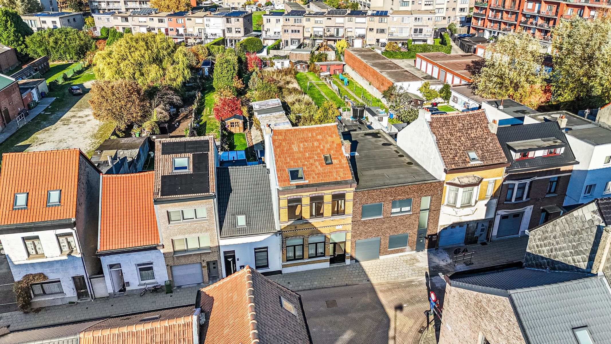 Renovatieproject op ruim perceel foto 3