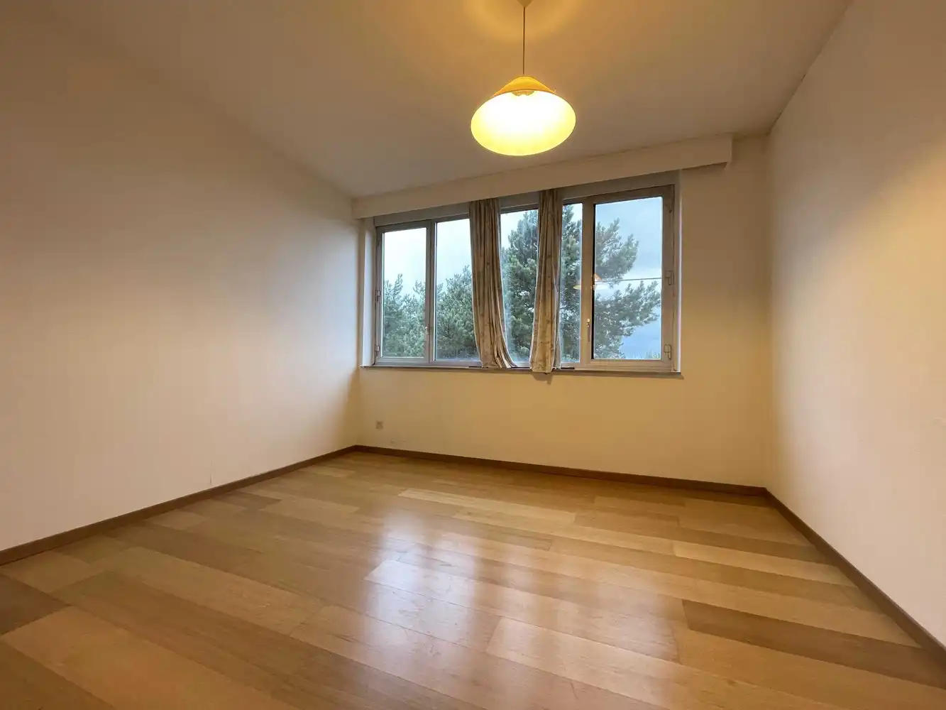 Goed gelegen drieslaapkamerappartement met garage foto 9