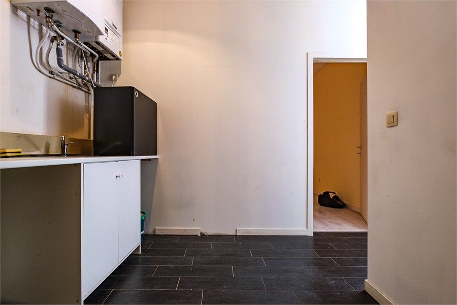 HANDELSRUIMTE TE HUUR OP CENTRALE LIGGING IN SINT-TRUIDEN foto 17