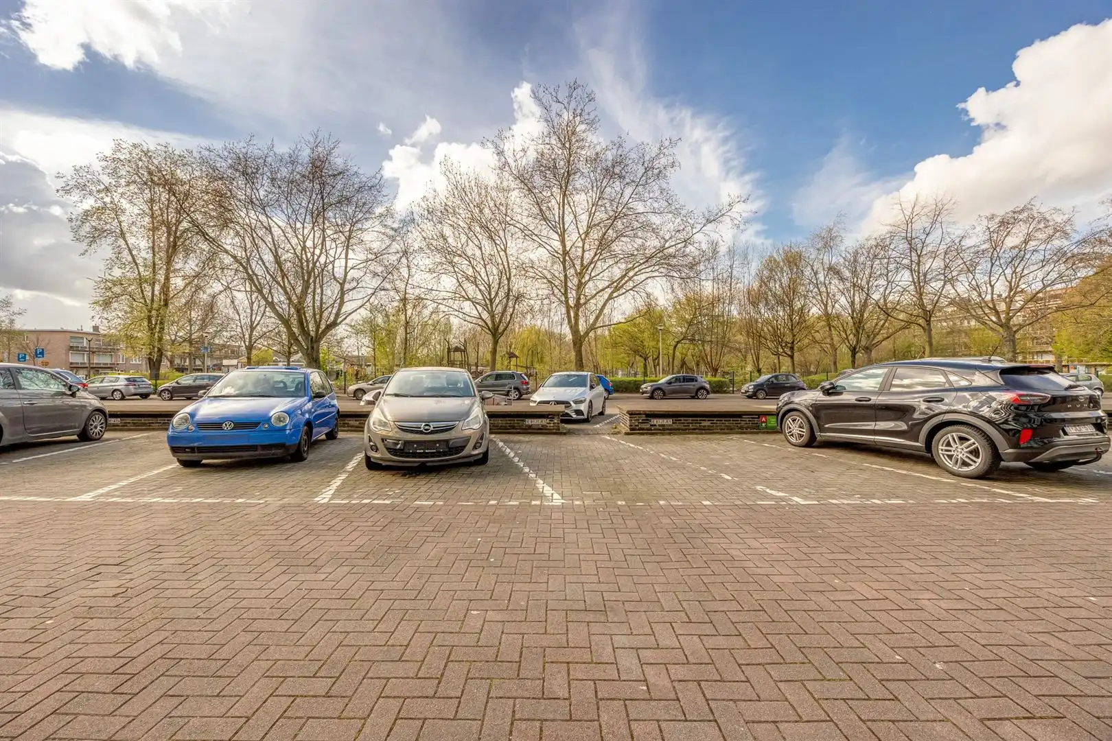Veelzijdige commerciële ruimte met privé parkeerplaatsen  foto 31
