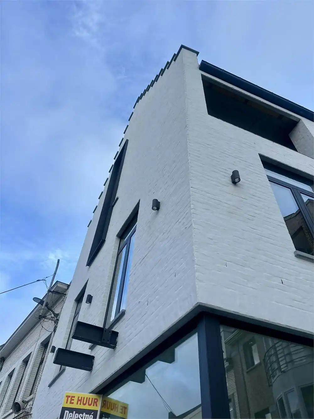 GLOEDNIEUWE winkel- of kantoorruimte in hartje Ninove foto 3