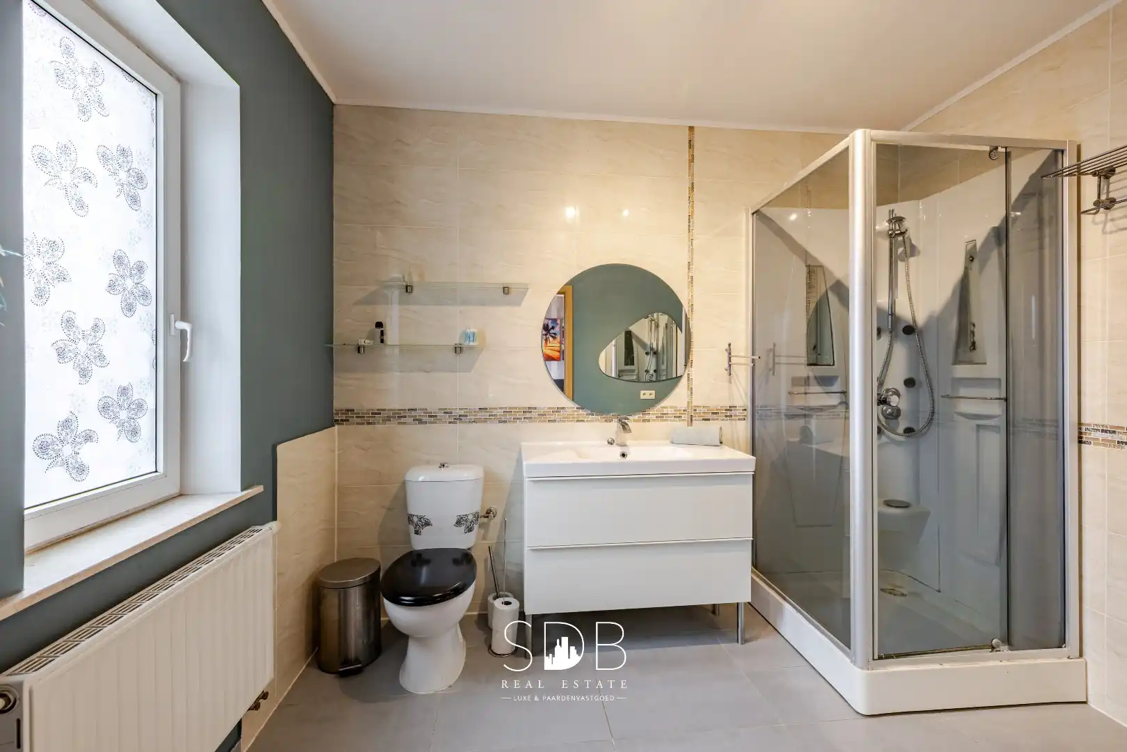 Instapklare half open bebouwing met gezinstuin foto 18