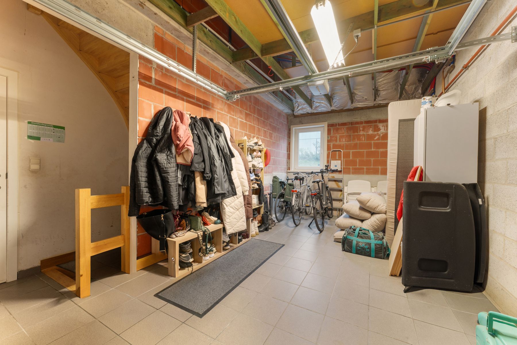 Instapklare woning  met 4 slpk, garage en stadstuin foto 19