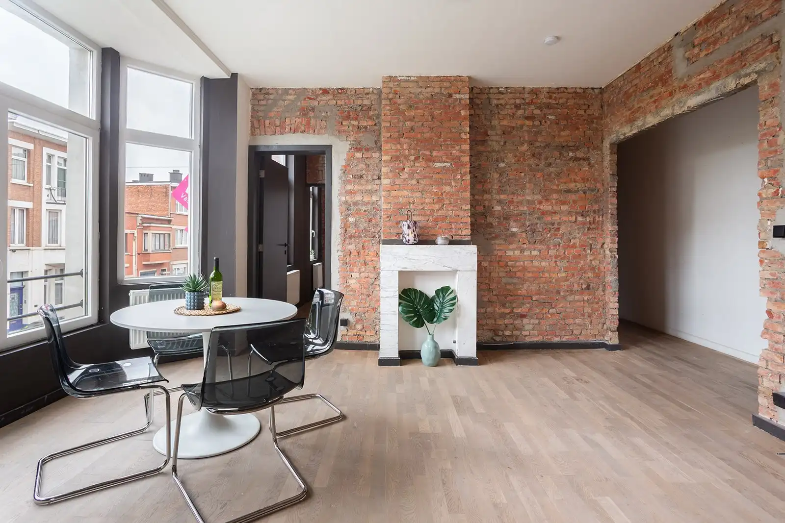 Lichtrijk hoek appartement met karakter!  foto 6