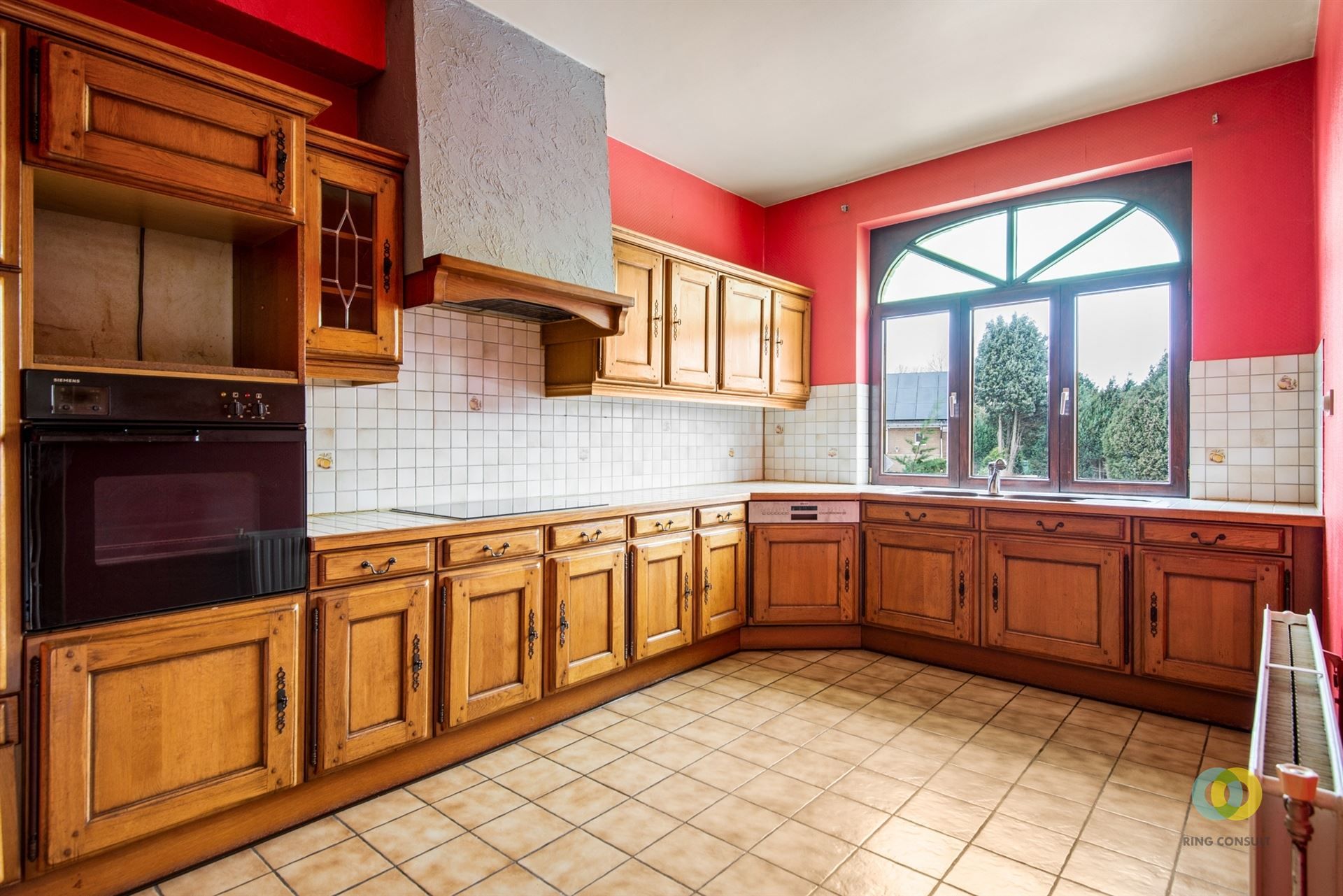 Zeer ruim appartement in klein gebouw foto 5