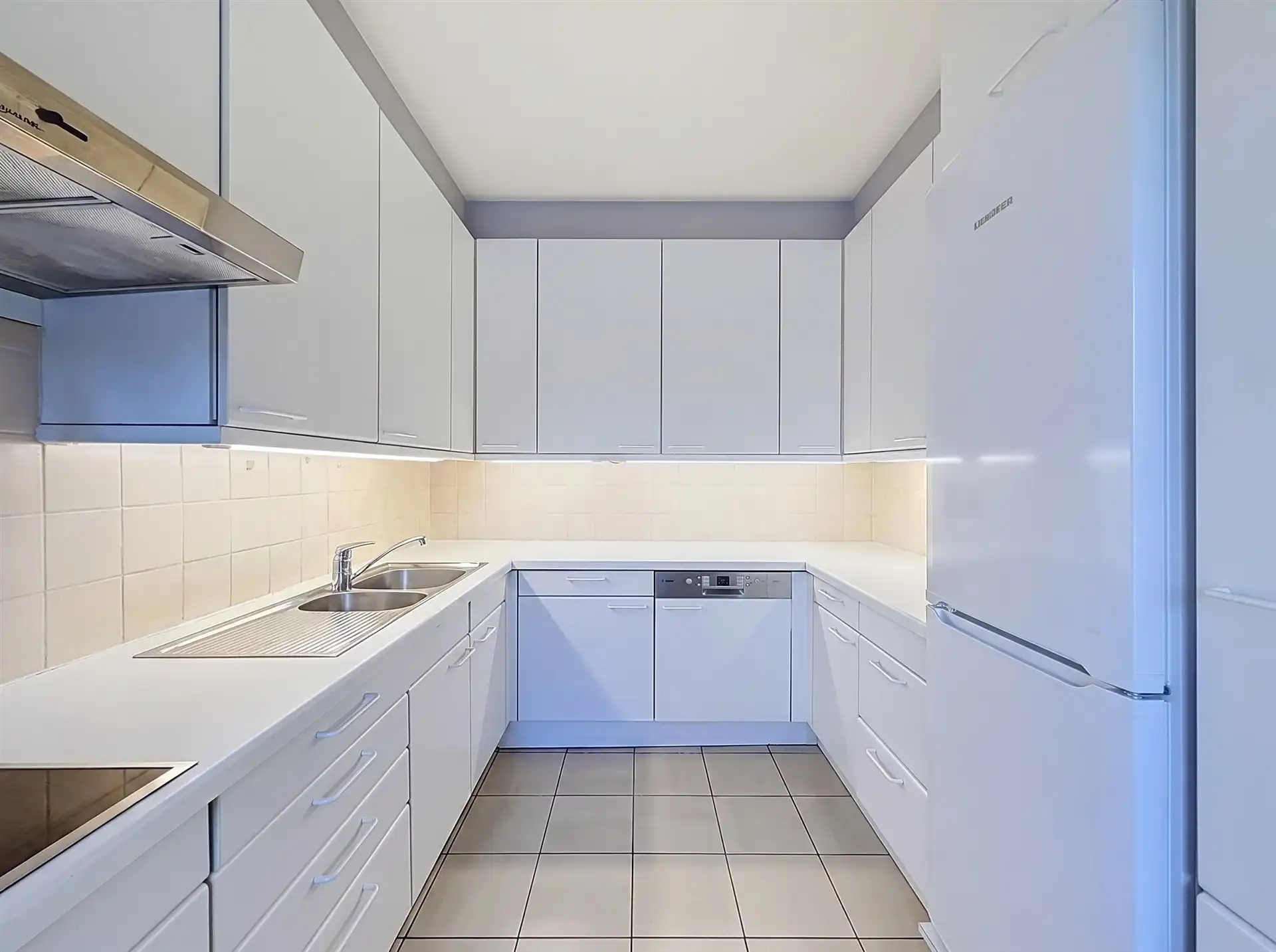 Ruim appartement op toplocatie aan het Hendrik Heymanplein in Sint-Niklaas foto 9