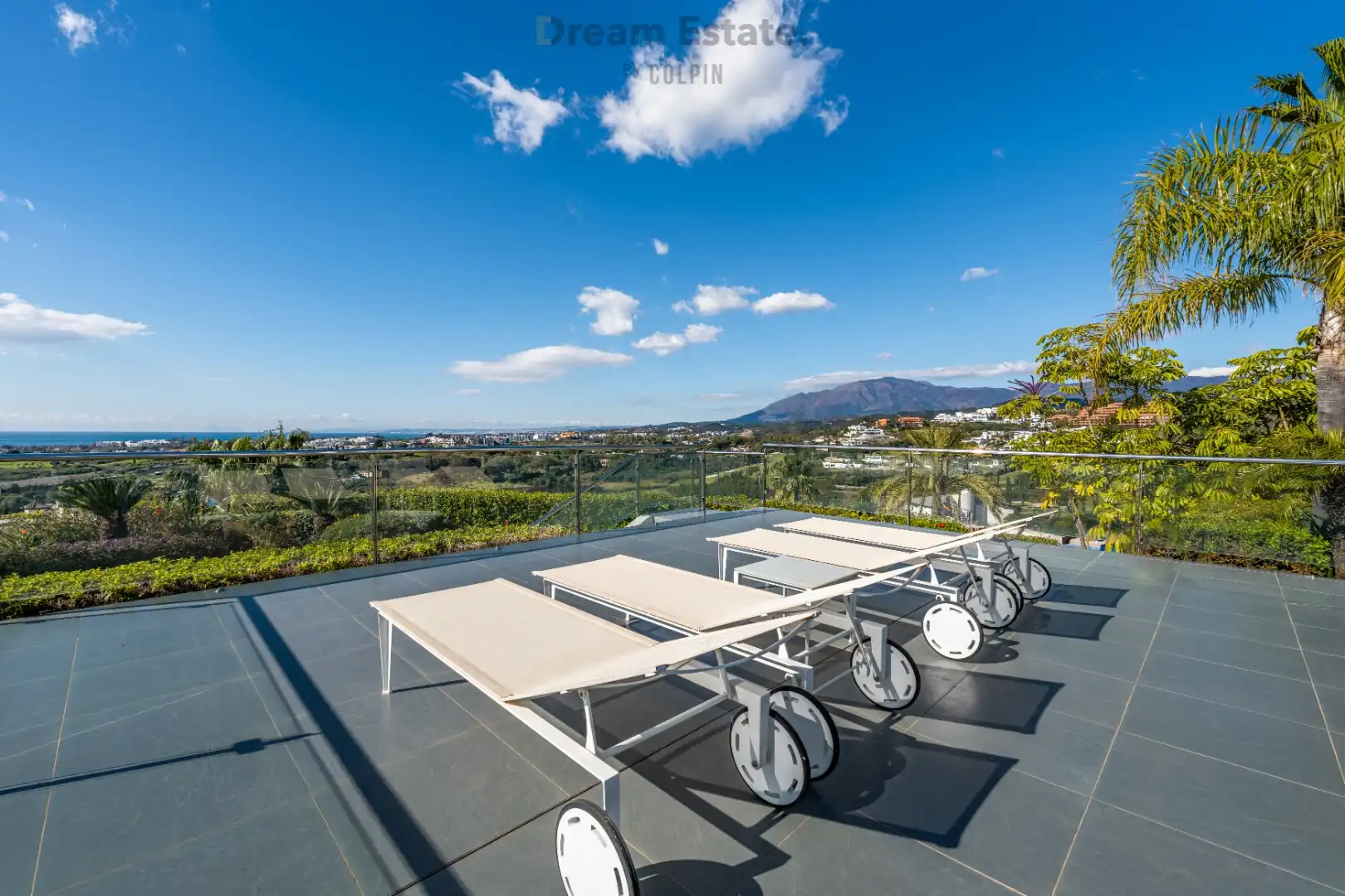 Prachtige villa met panoramisch uitzicht op zee te Los Flamingos Golf Resort, Benahavis. foto 8