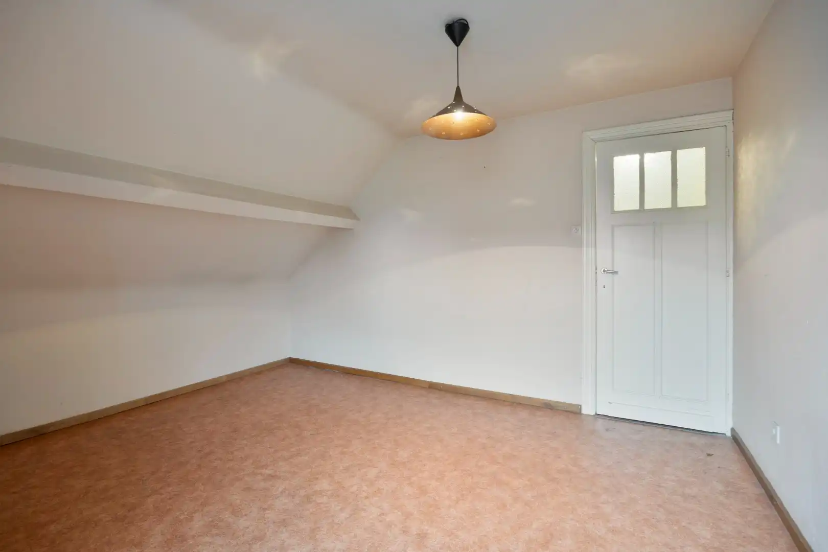 Te renoveren woning met 2 slpks op een perceel van 827 m² !  foto 13