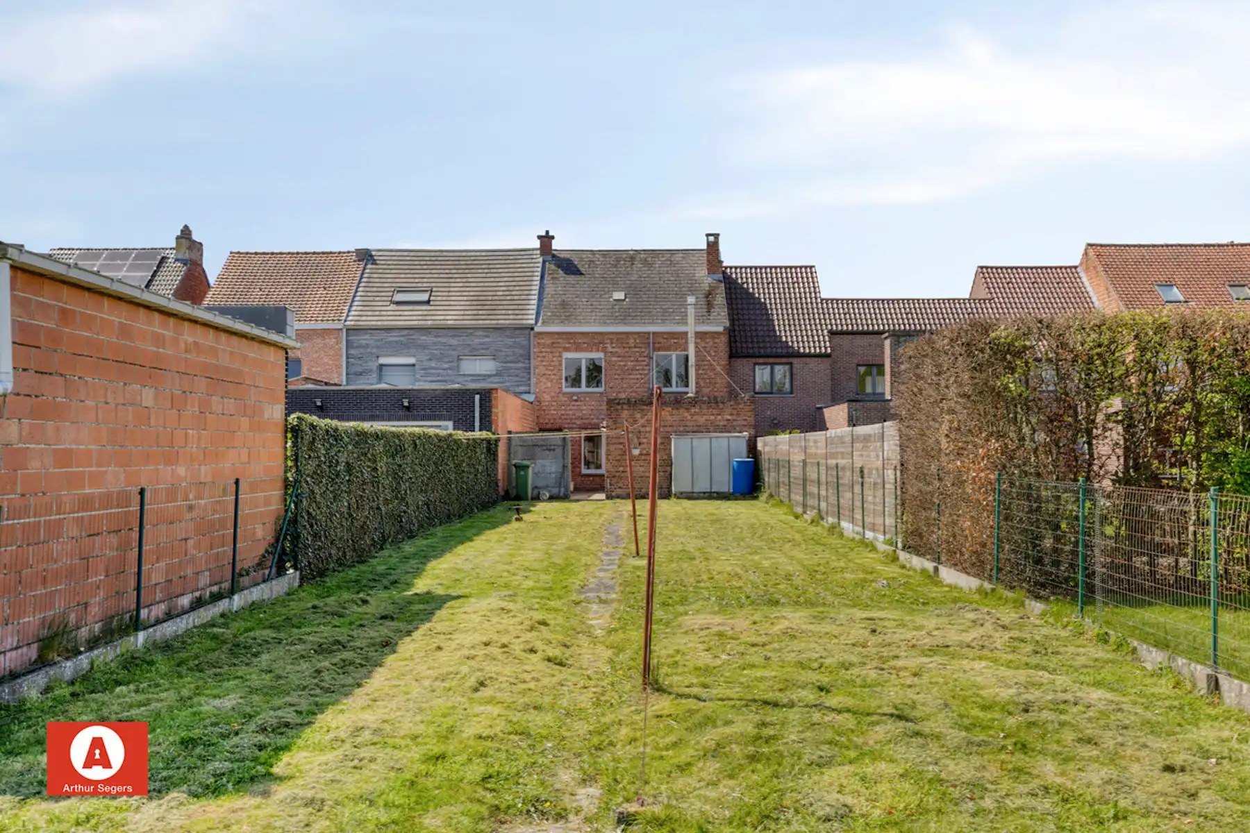 Solide te renoveren burgerwoning mét doorgang in Opstal foto 26