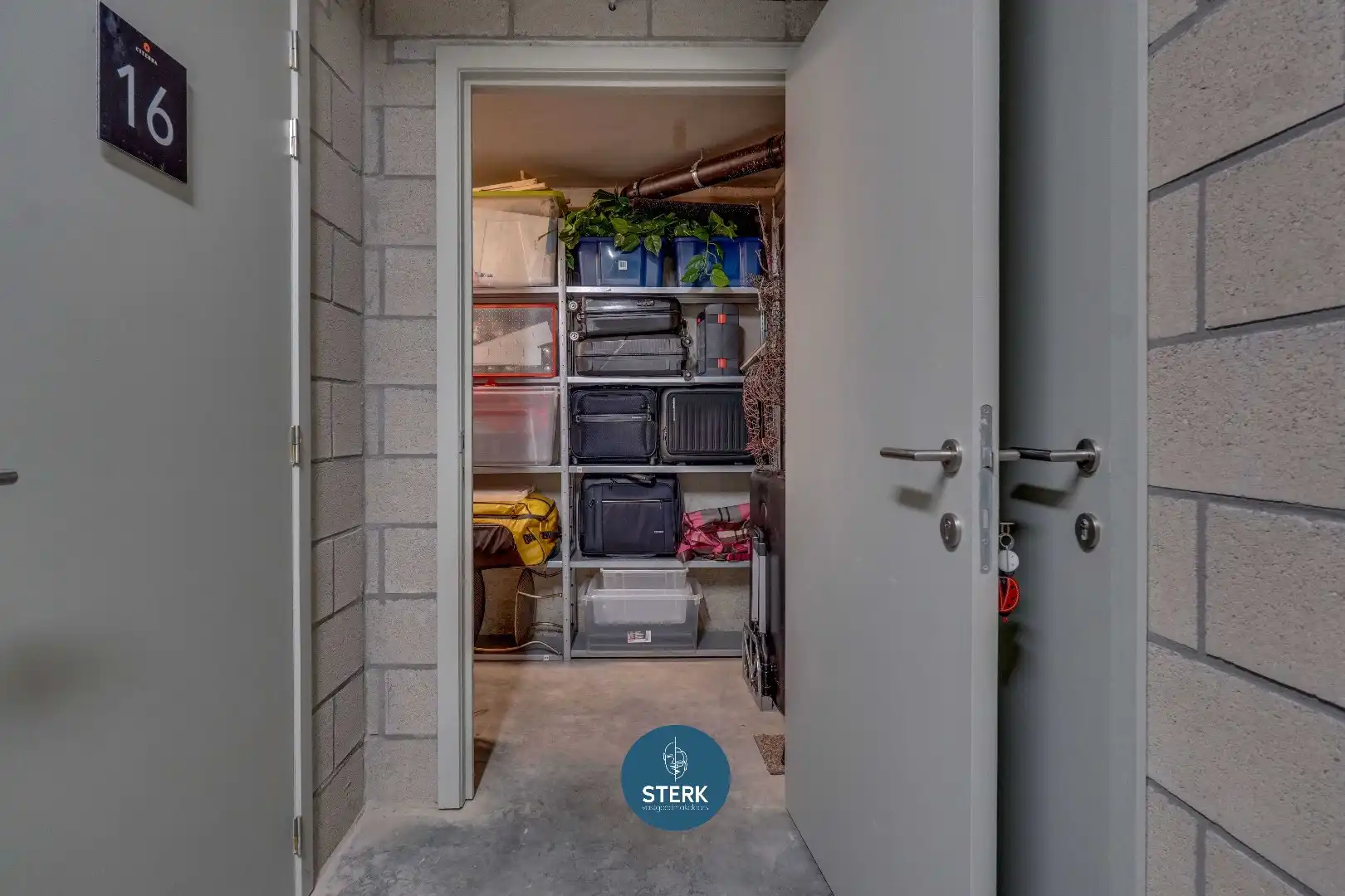 EXCLUSIEF PENTHOUSE OP EEN TOPLOCATIE TE EISDEN-MAASMECHELEN !  foto 35
