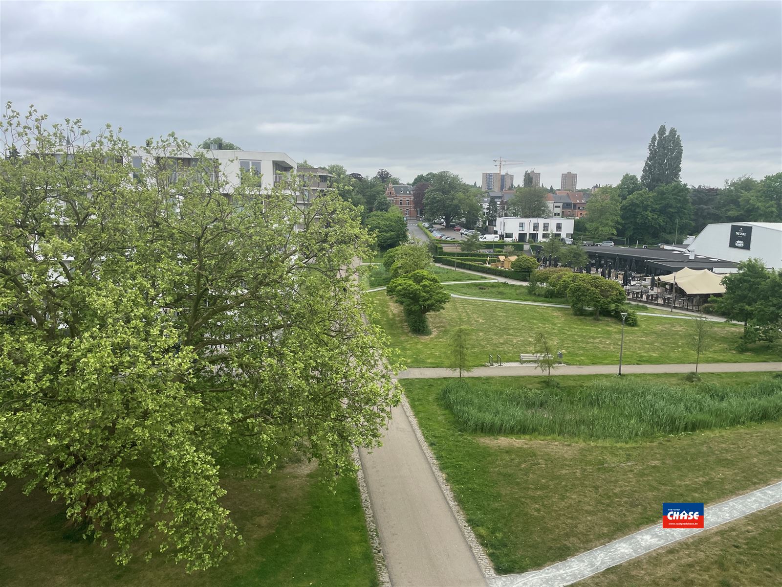 Knap nieuwbouwappartement met 2 slaapkamers, groot terras met prachtig uitzicht en ondergrondse autostaanplaats foto 7
