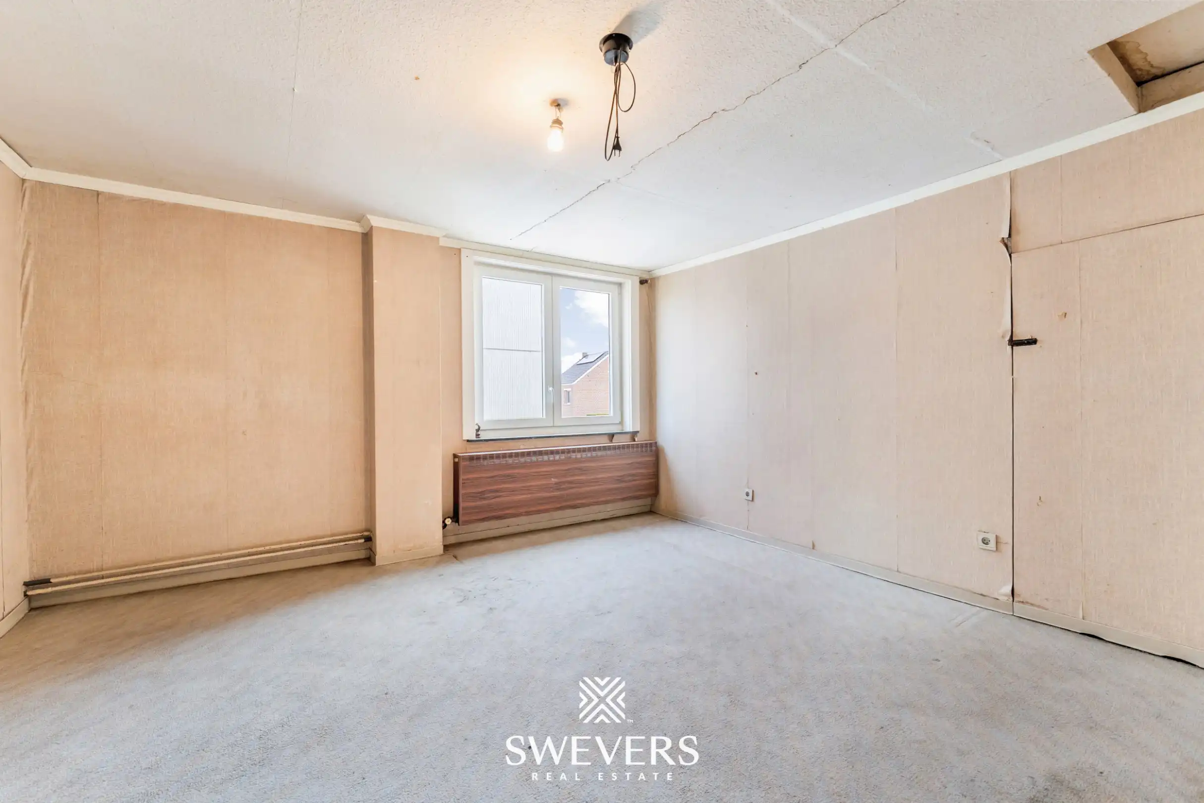 Ruime open bebouwing met 4 slaapkamers, grote garage en zonnig perceel van 15 are 28 ca foto 17