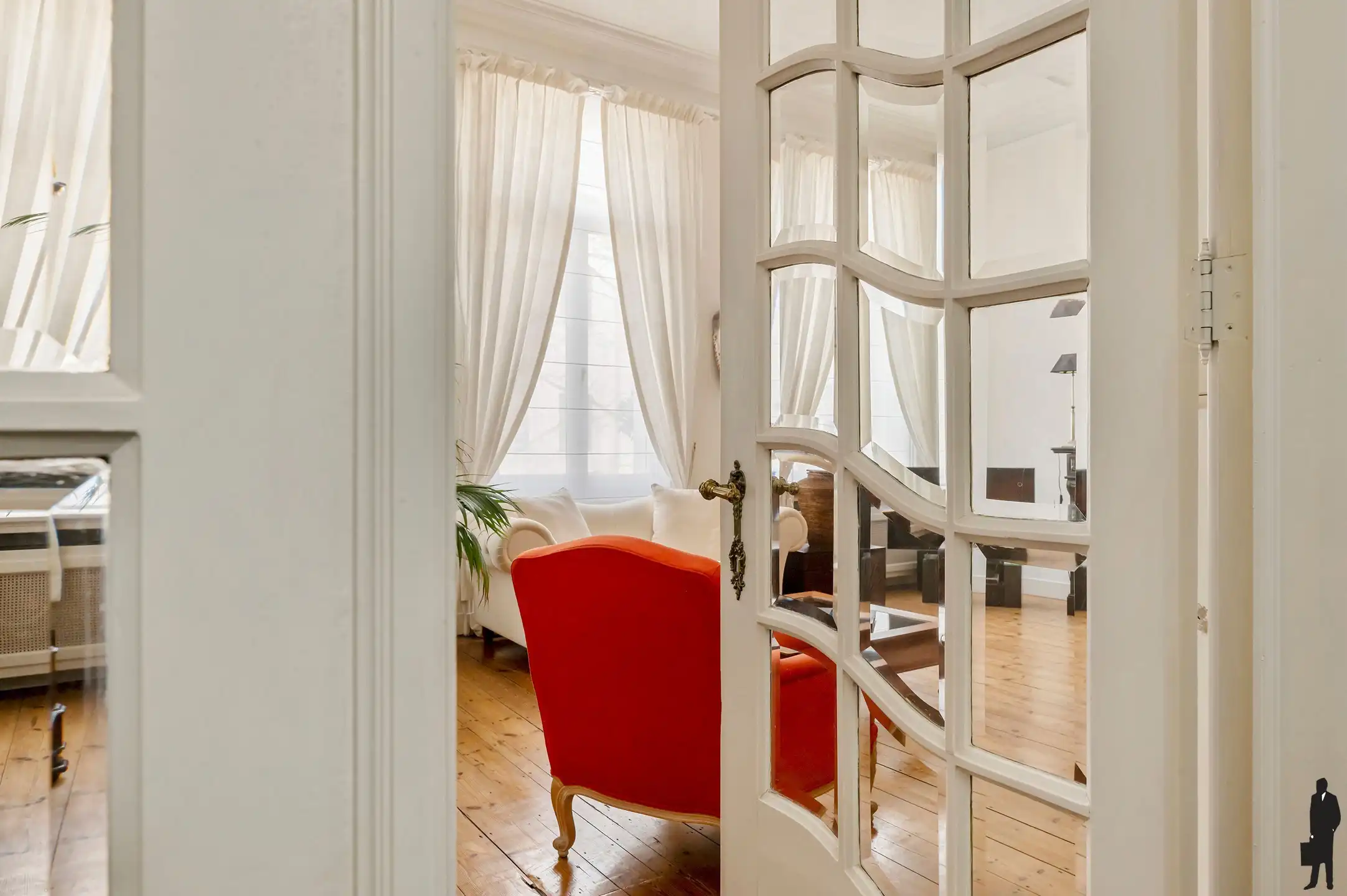 Statig herenhuis met praktijkruimte op toplocatie in Antwerpen foto 29