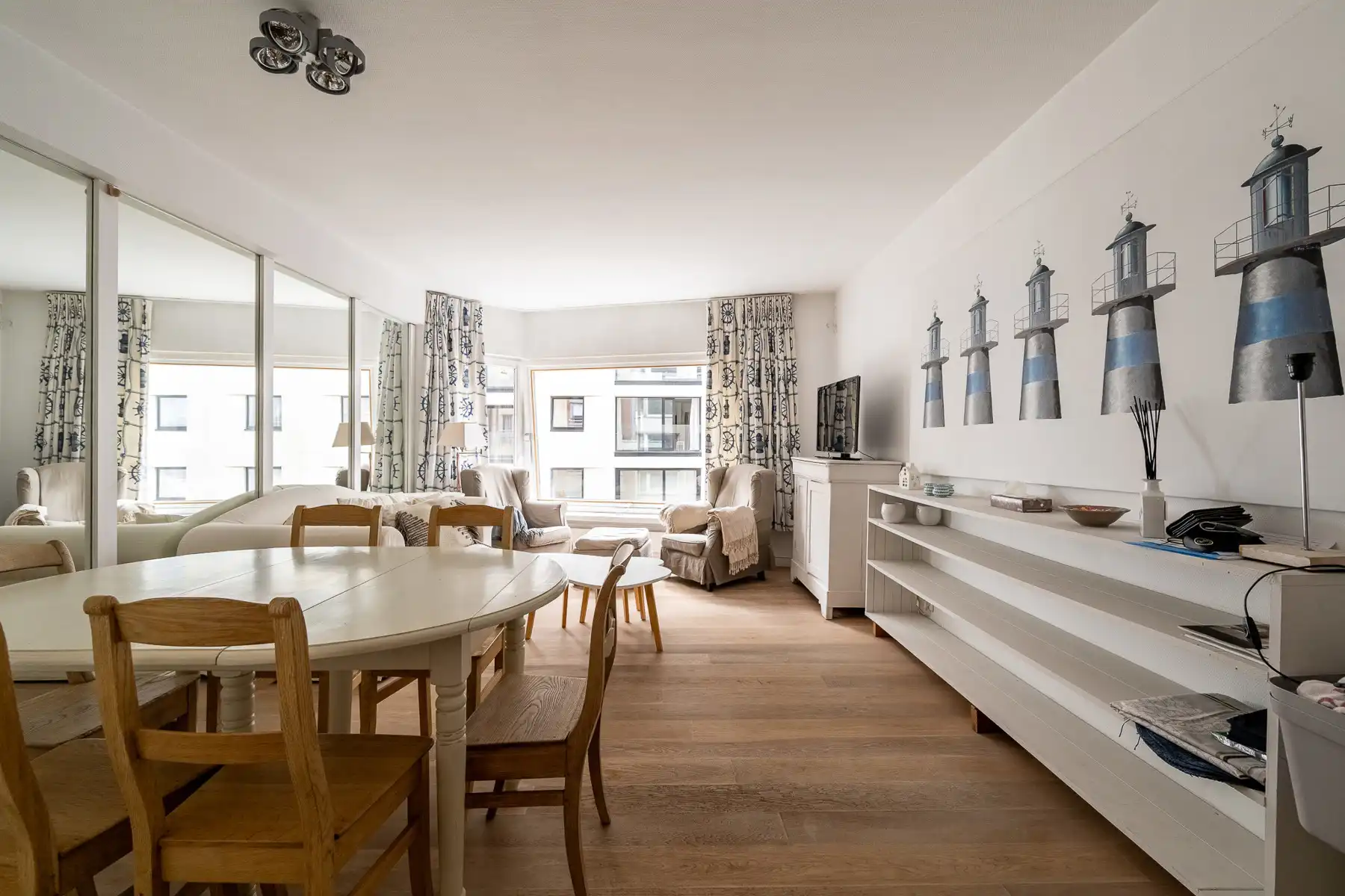 Instapklaar gemeubeld appartement met lateraal zeezicht in het Zoute foto 5