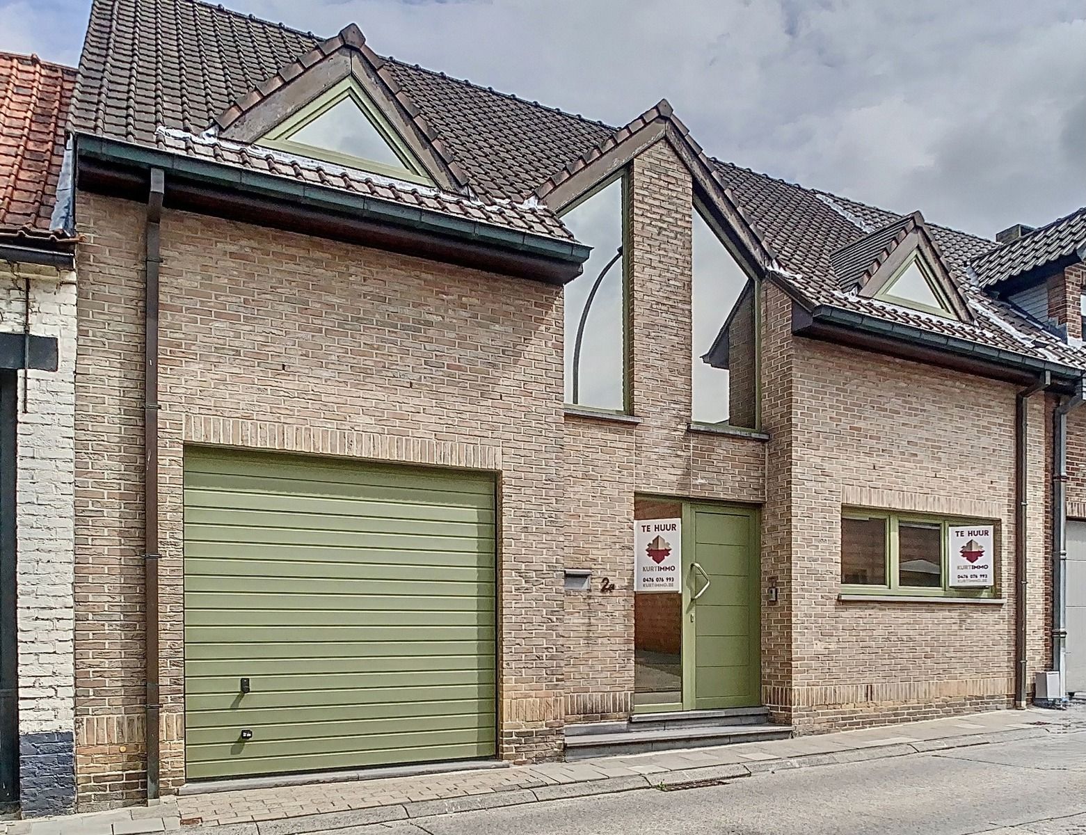 Instapklare woning met 3 SLPK, 2 badkamers, Garage én Tuin! foto {{pictureIndex}}