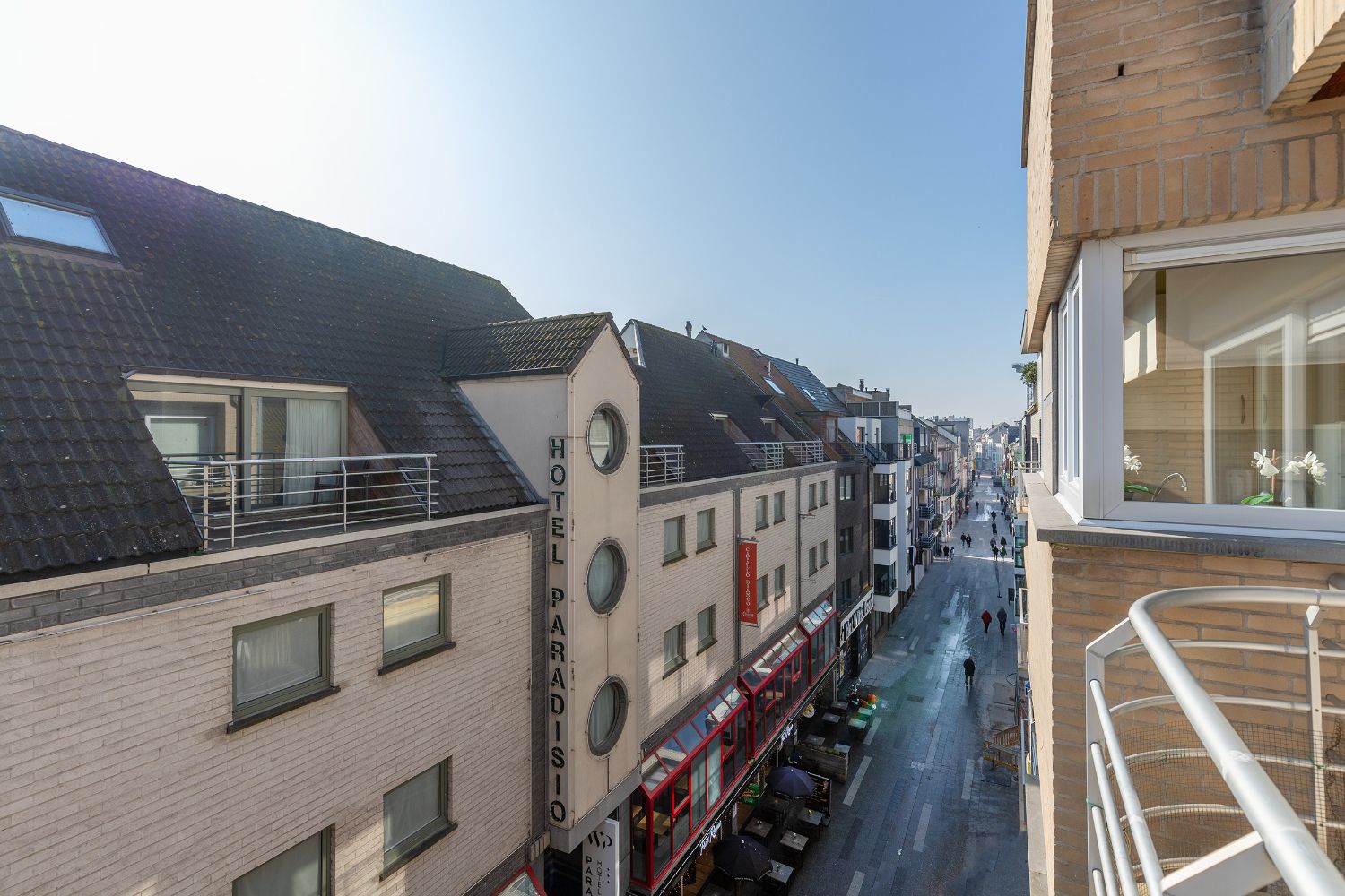 Instapklaar gemeubeld appartement met twee slaapkamers in het hartje van Blankenberge. In het commercieel centrum. Dichtbij de Dijk en het strand. foto 6
