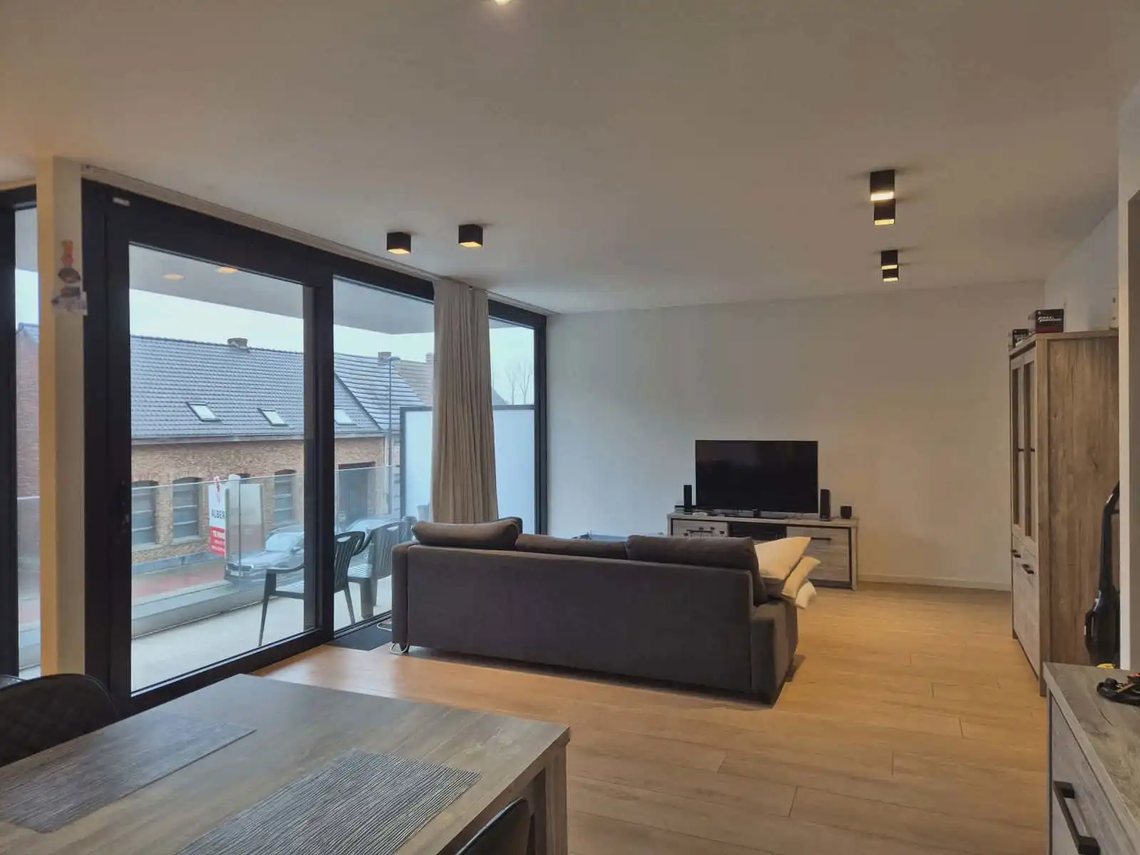 Modern appartement met 2 slaapkamers en 2 terrassen - OORDEGEM foto 4