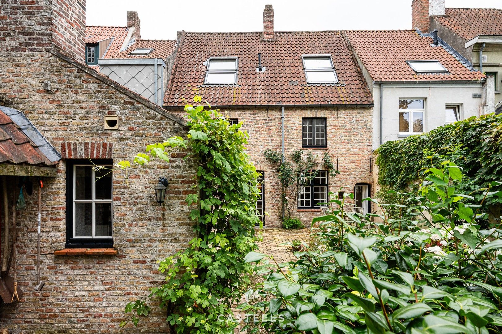 Charmante Woning te Koop aan de Kapucijnenrei foto 1