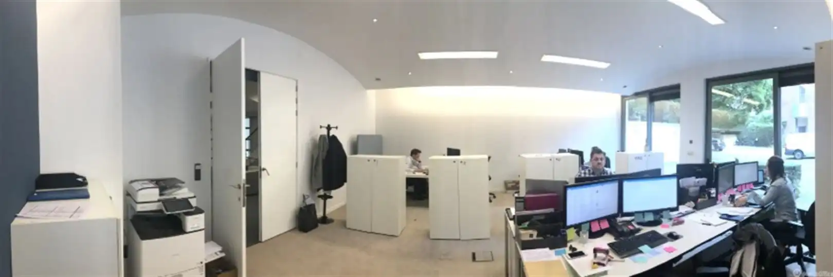 Commercieel gelegen kantoor- of investeringspand in de Europese wijk foto 2