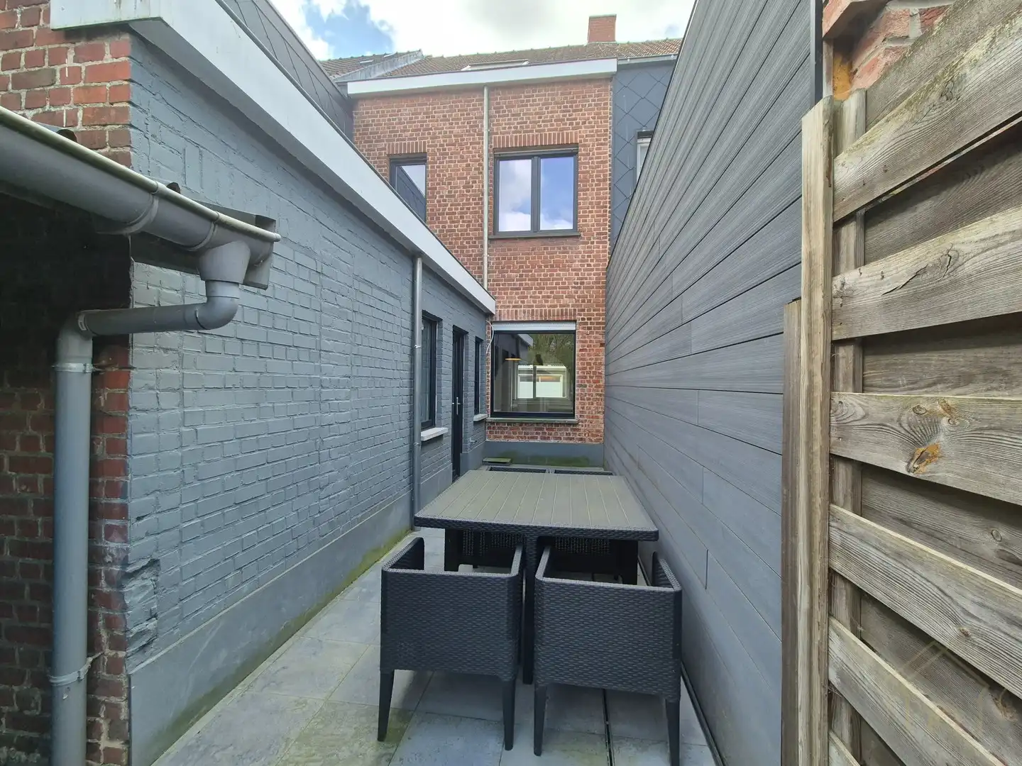 Comfortabele gezinswoning met twee slaapkamers en tuin foto 11