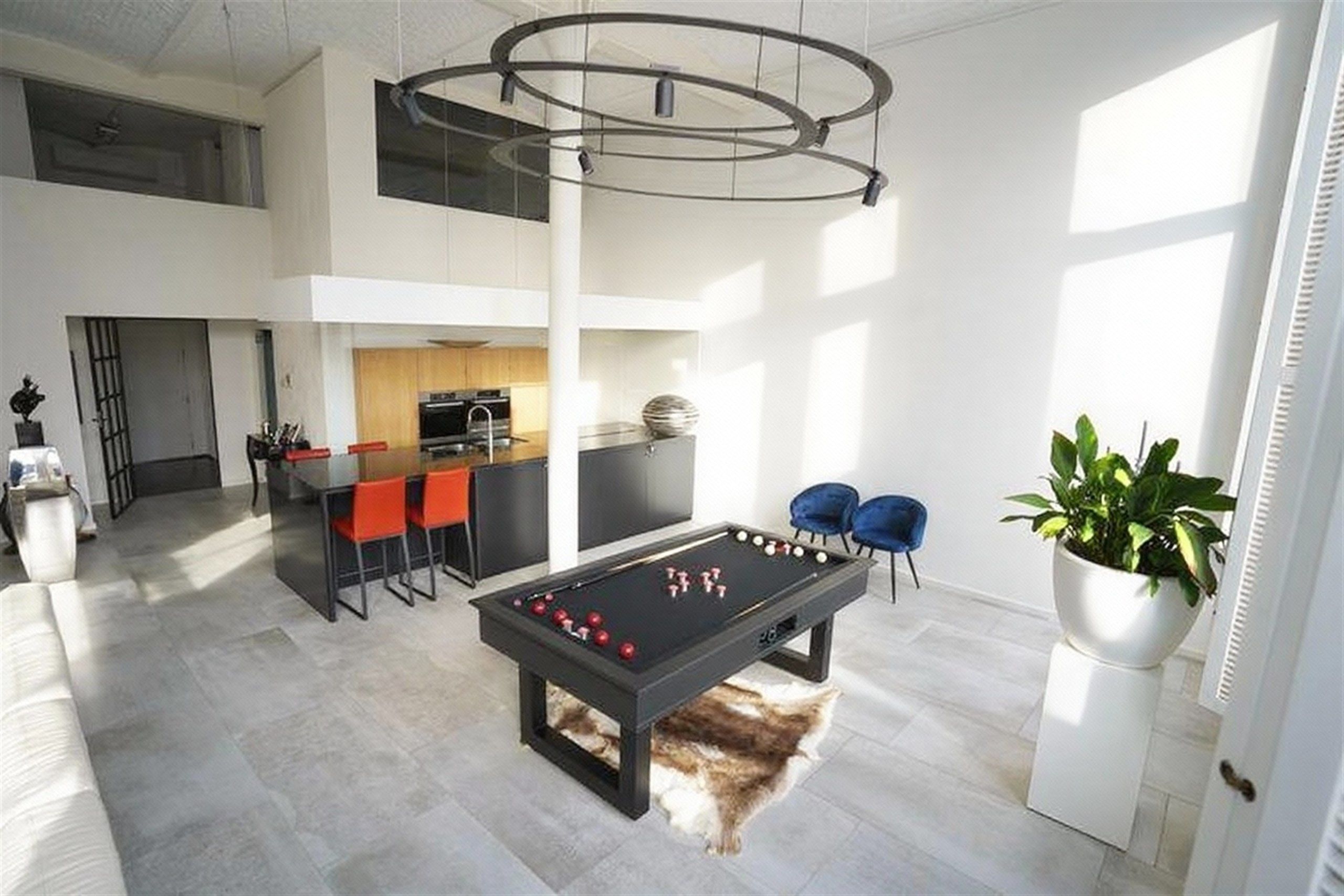 Architecturale luxe loft – zeldzaam, stijlvol & met staanplaats... foto 4