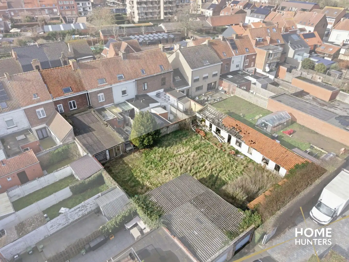 Karaktervolle renovatiekans op topligging in Ieper – 4 slaapkamers, ruime tuin en garage met achteruitgang foto 8