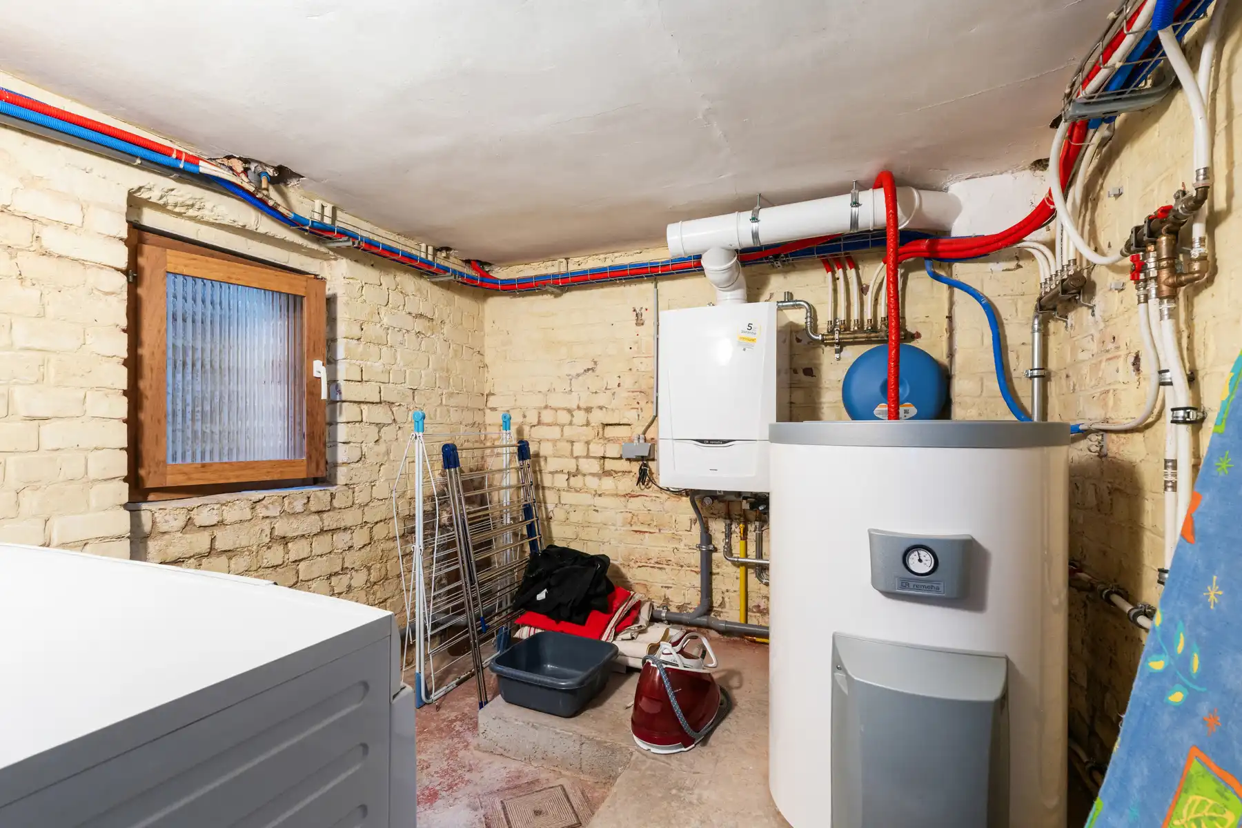 Gezinswoning met 2 slaapkamers, zolder, grote tuin en garage foto 29