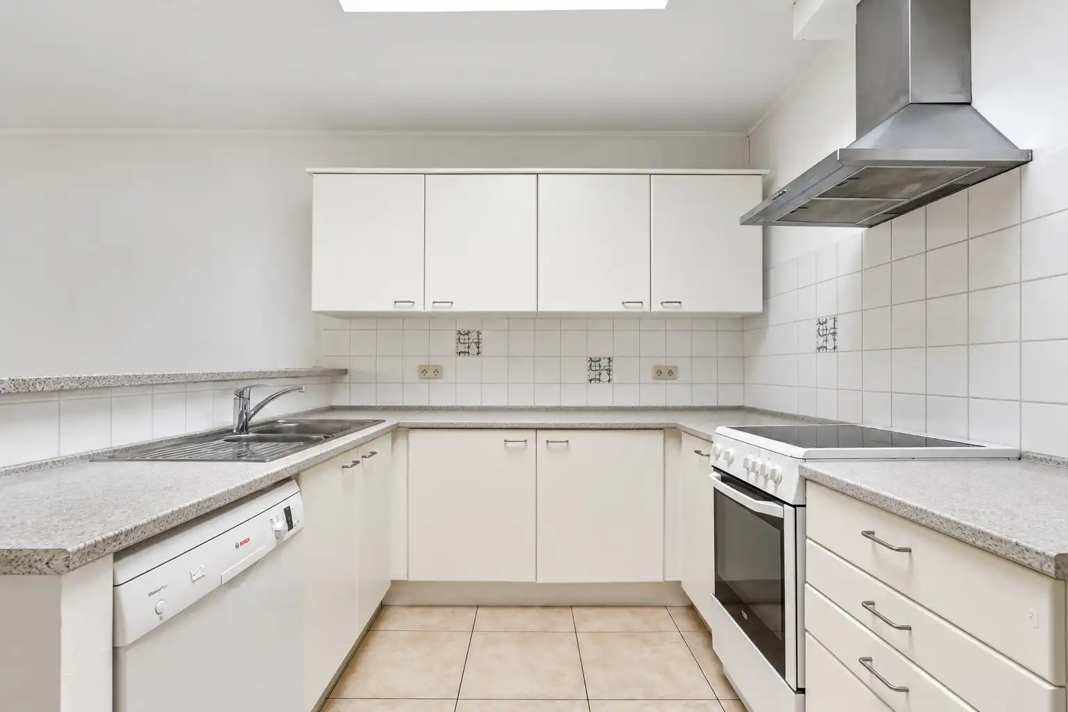 Appartementsgebouw met twee appartementen te koop in Mariakerke foto 6
