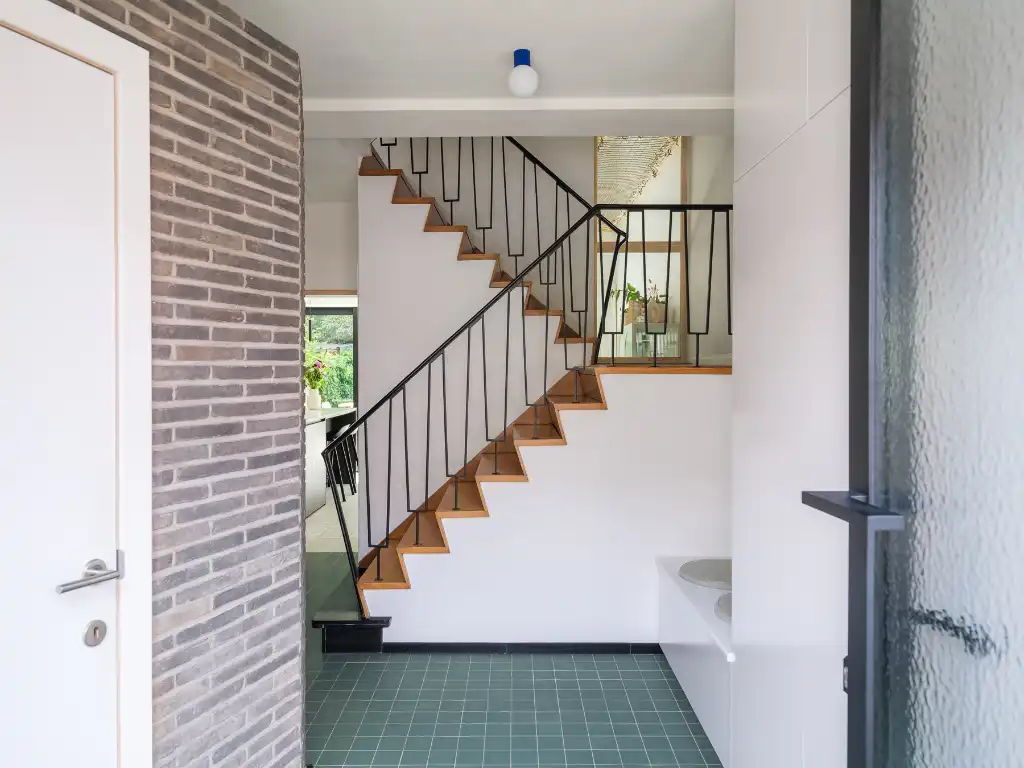 Karaktervol gerenoveerde gezinswoning met o.m. vier slaapkamers en twee badkamers foto 3