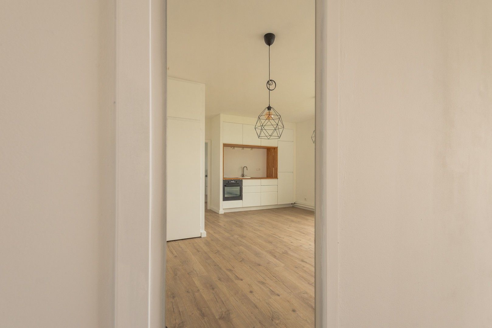 Instapklare studio met prachtig uitzicht op het MAS – ideale investering of starters appartement! foto 4