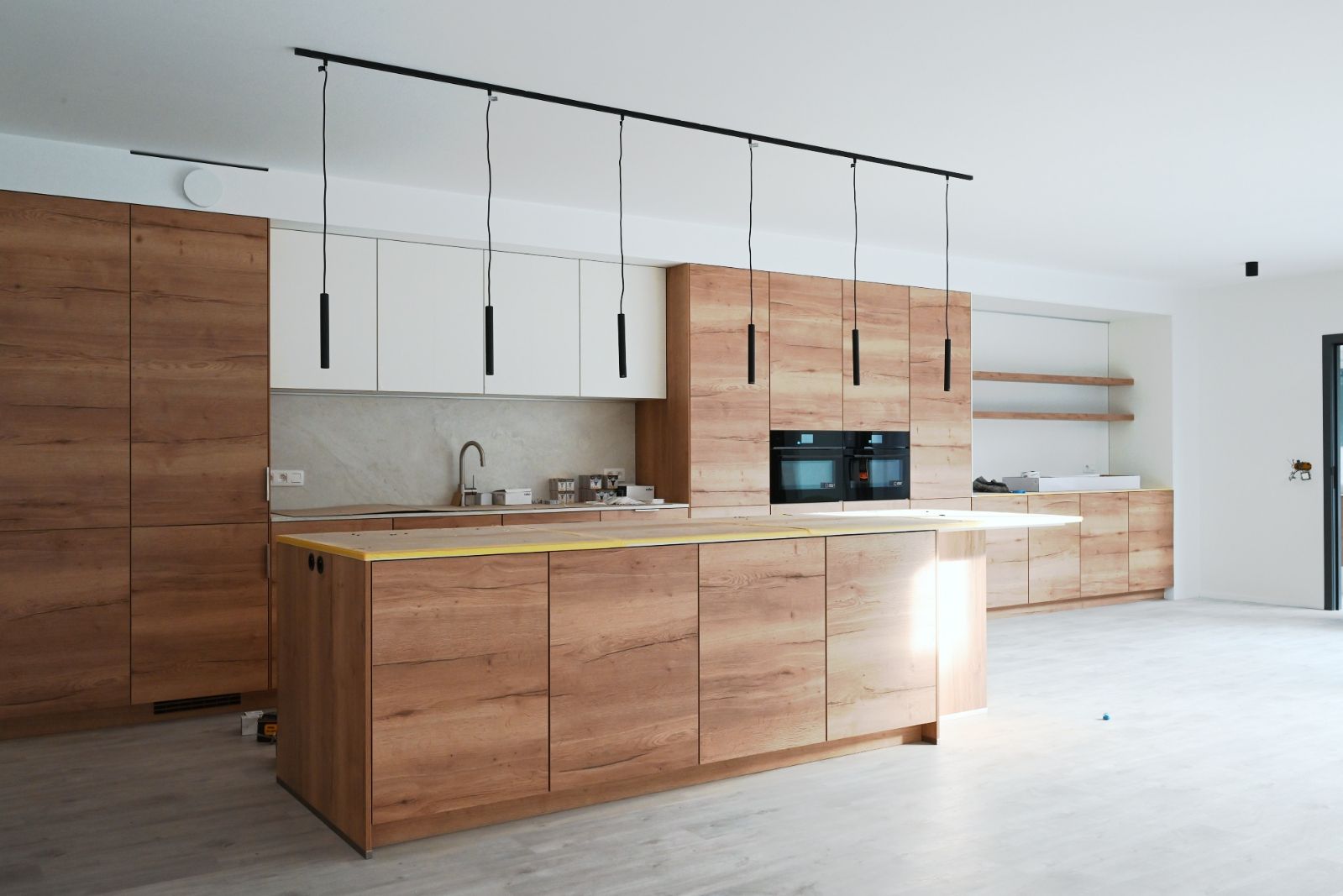 Kijkdag 15/11 tussen 10.45 en 12.00 uur! Luxueze loft in het centrum van Ardooie te koop! foto 2