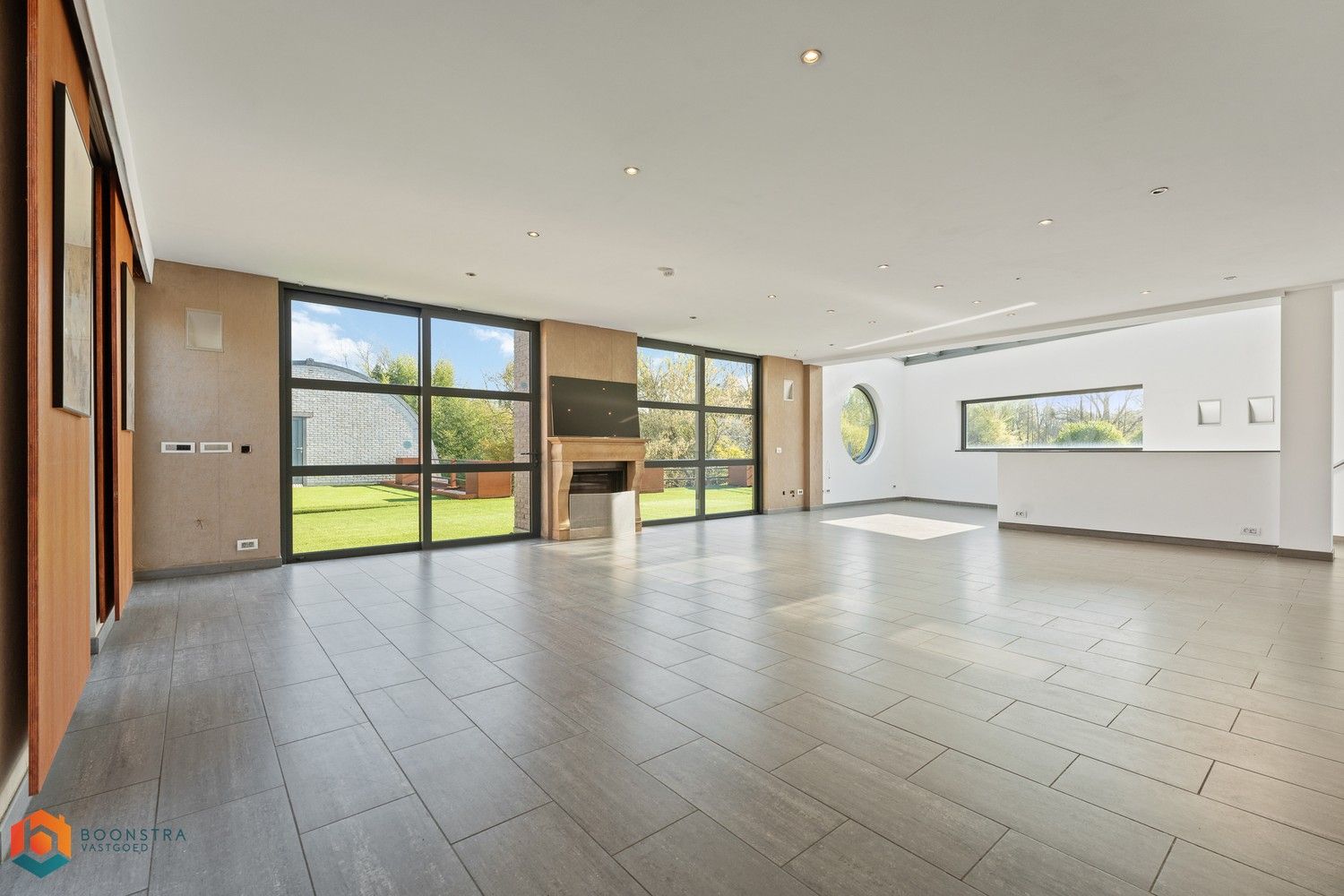 Handelspand met woonst en ruime parking op een perceel van 2592 m² te Rotselaar foto 13