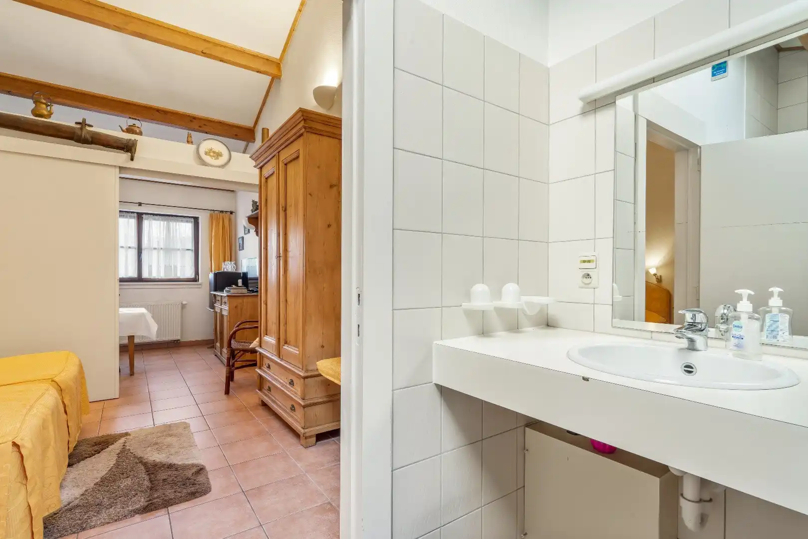 handelspand en vrij café 'Hotel Elckerlyck' met 6 kamers foto 12