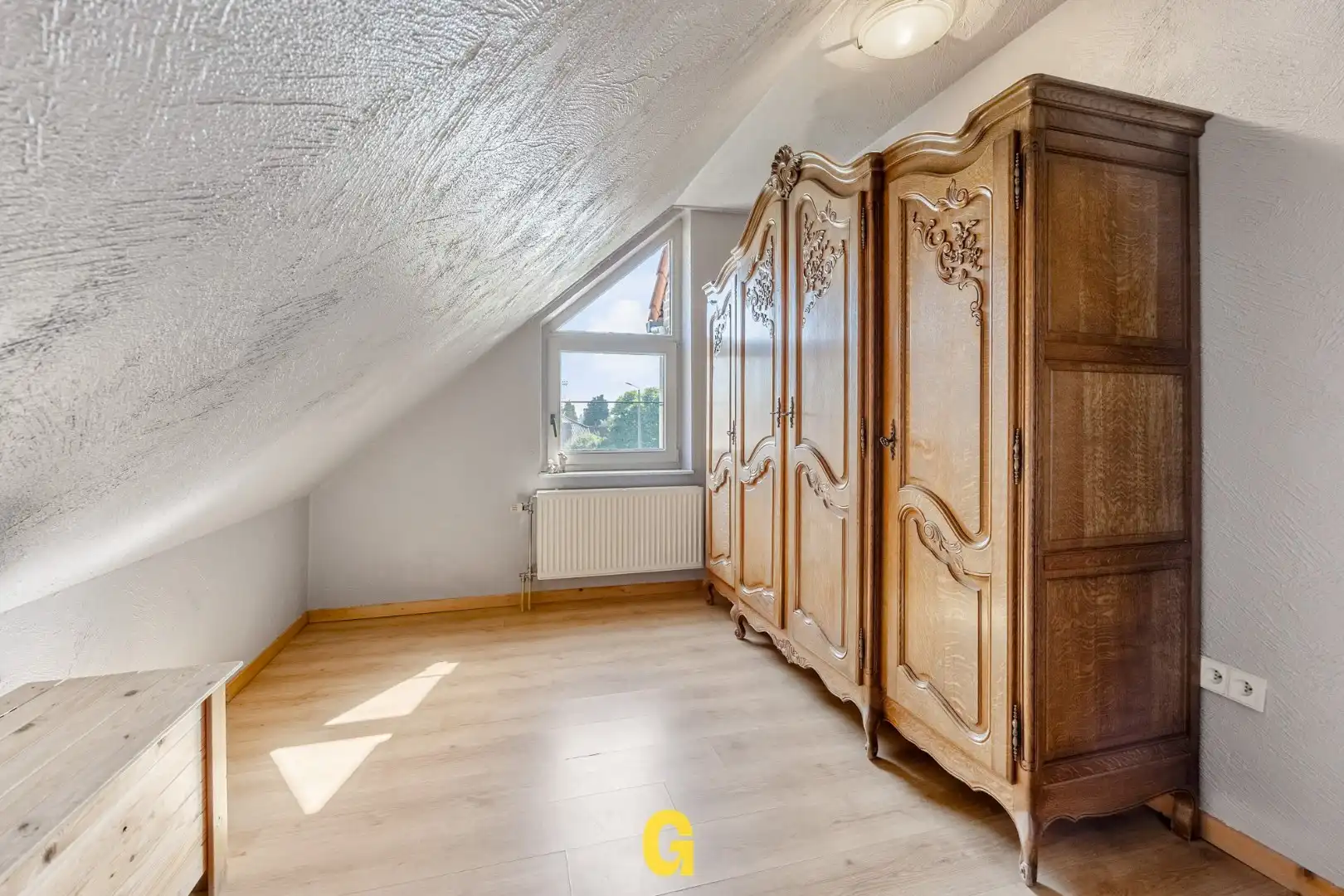 Halfopen woning met prachtige tuin met zwembad en blijvend zicht op achterliggend groen foto 21