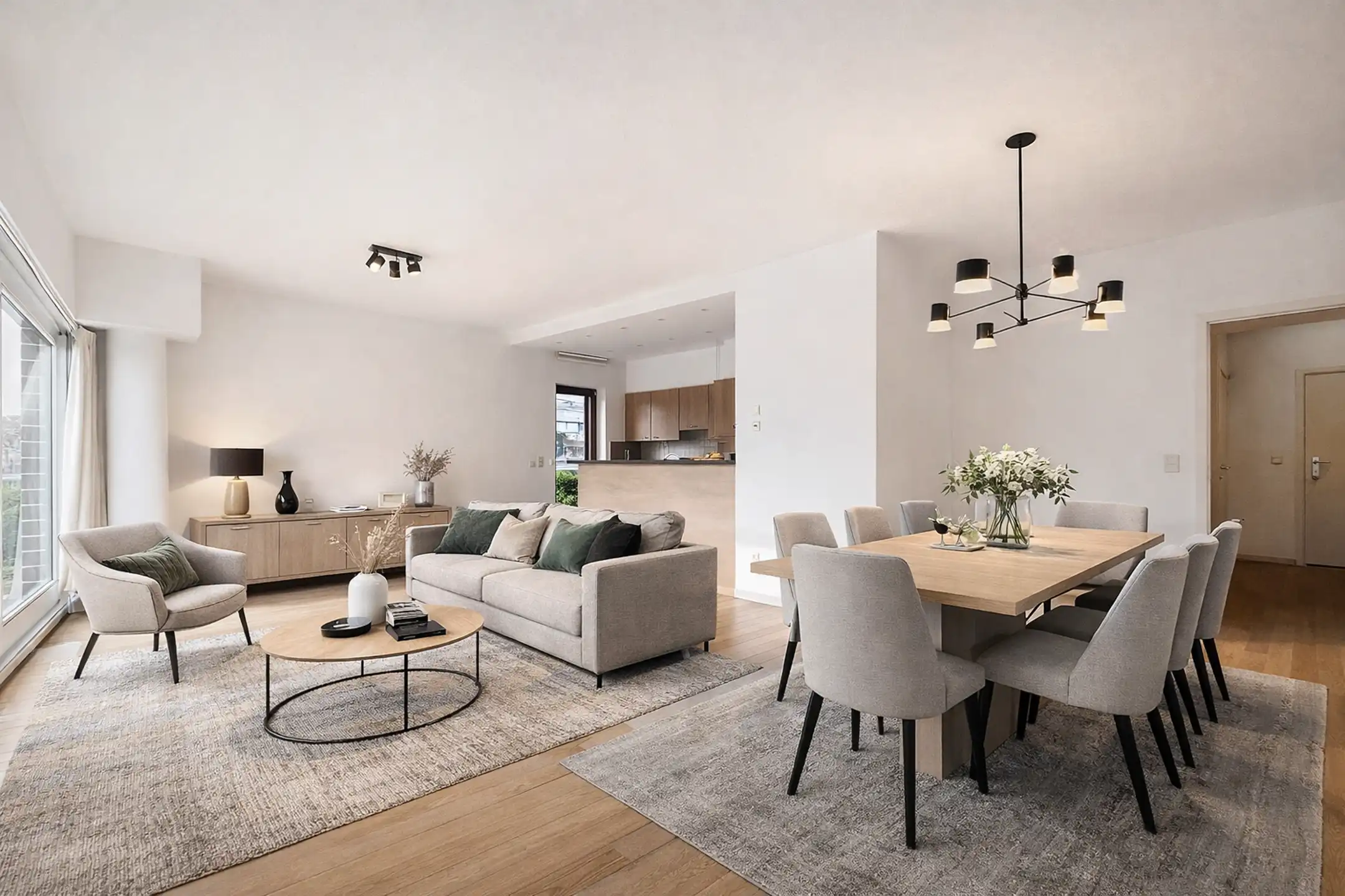 Mooi gelijkvloers appartement van 97 m² met 2 terrassen foto {{pictureIndex}}