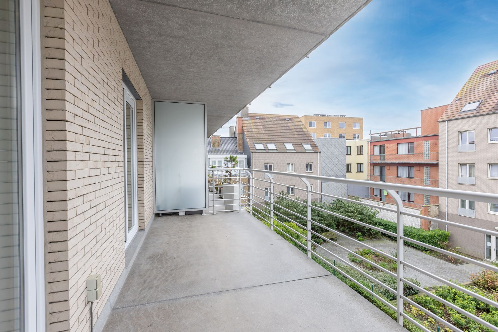 Modern, luxueus en ruim appartement met 2 slpk en 2 zonnige terrassen foto 16