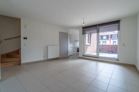 App. centrum Bilzen, rustige ligging, 2 slpk, parkeeruimte, terrasje. foto 2