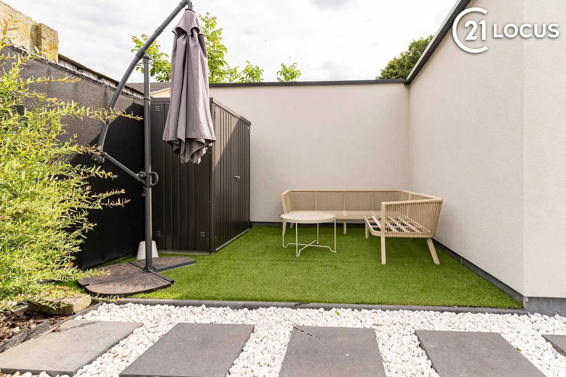 Lichtrijke woning met ruime leefkeuken en garage foto 23