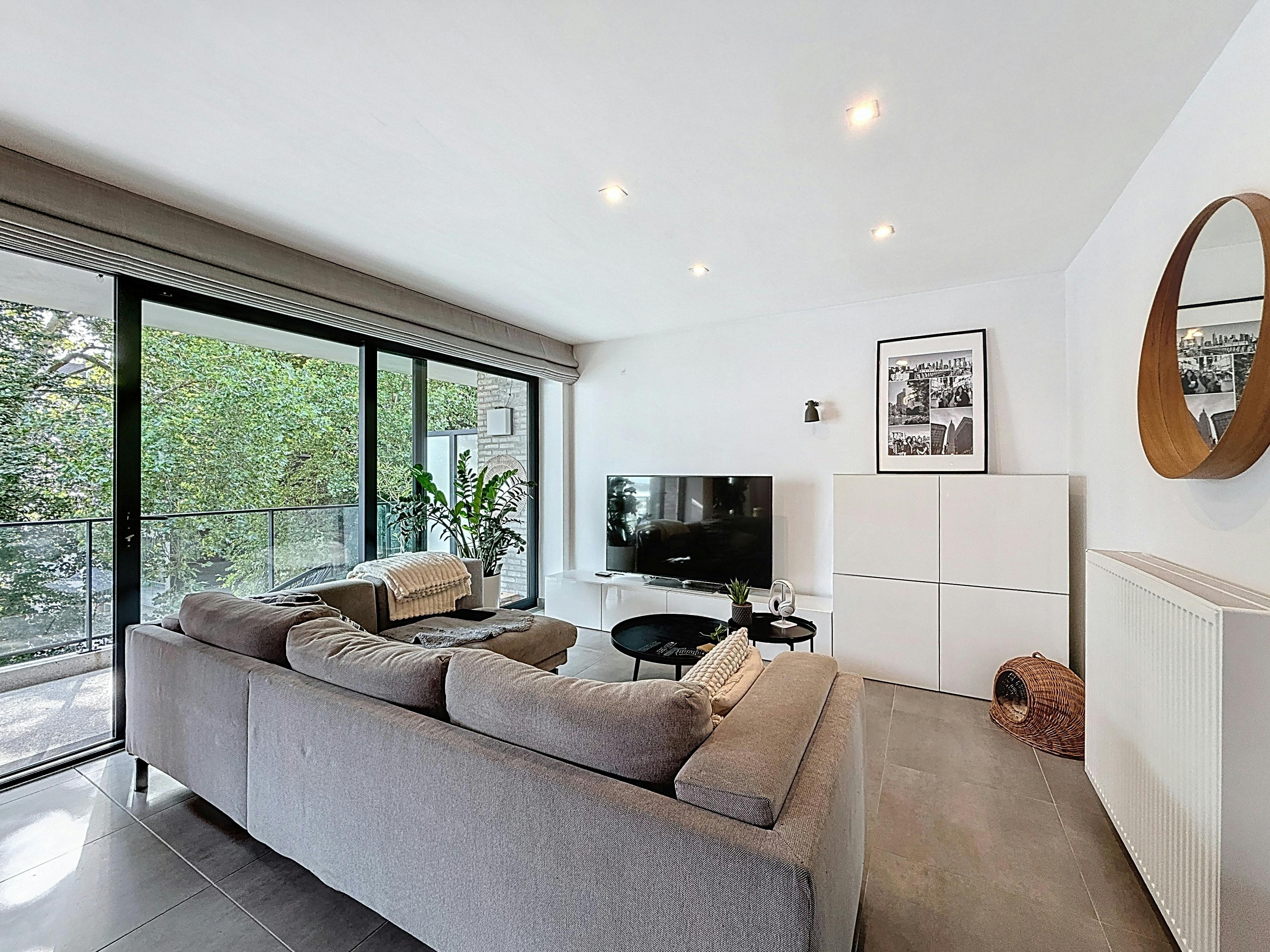 Instapklaar appartement met 2 kamers te huur in Waregem foto {{pictureIndex}}